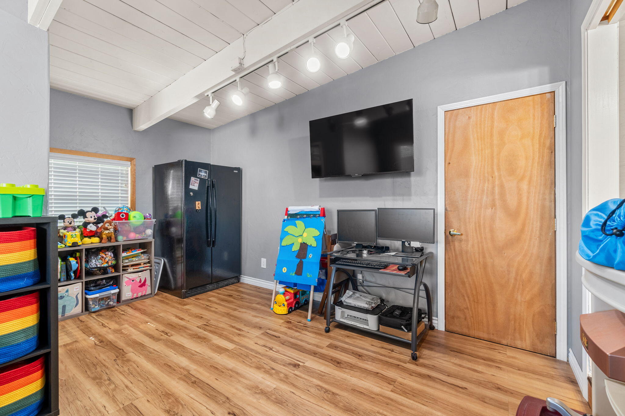 2245 Stanford Drive