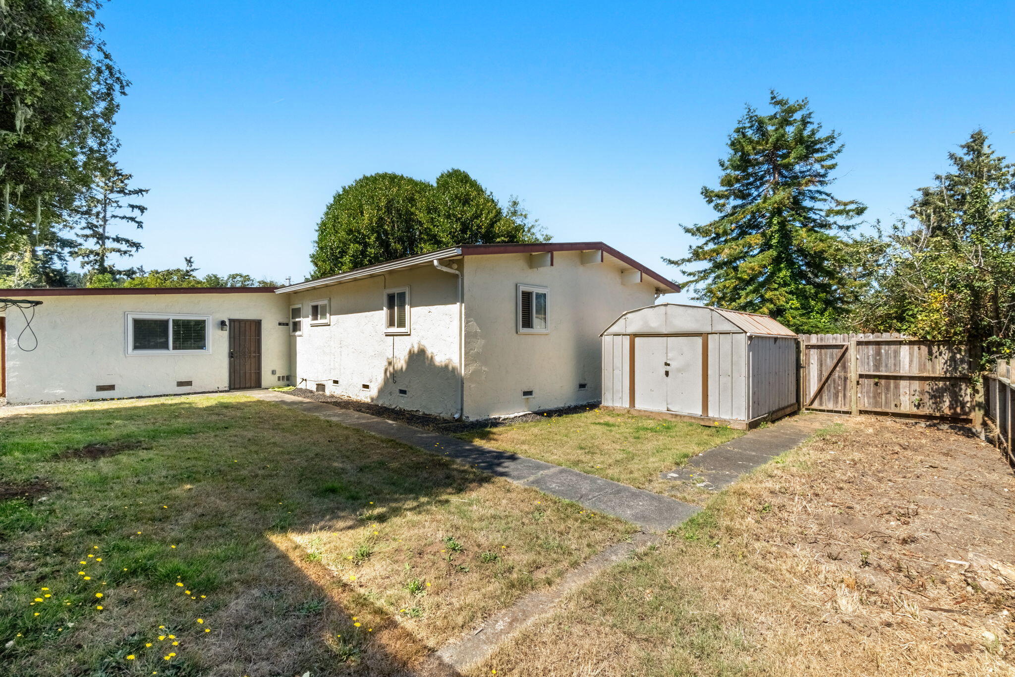 2245 Stanford Drive