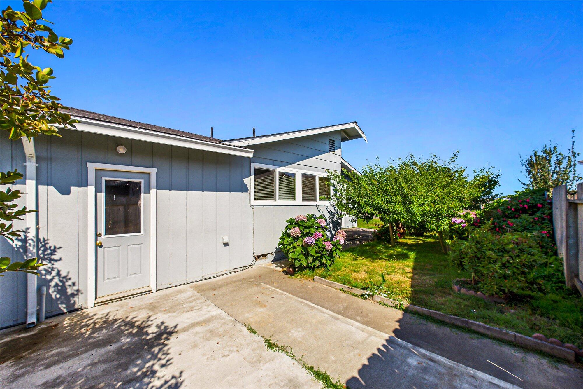 2033 Ernest Way