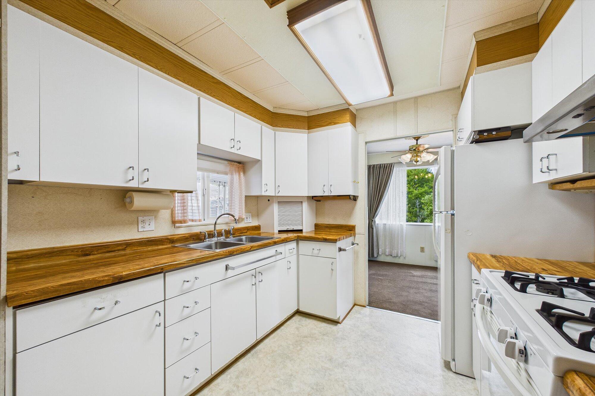 525 Herrick Avenue 33