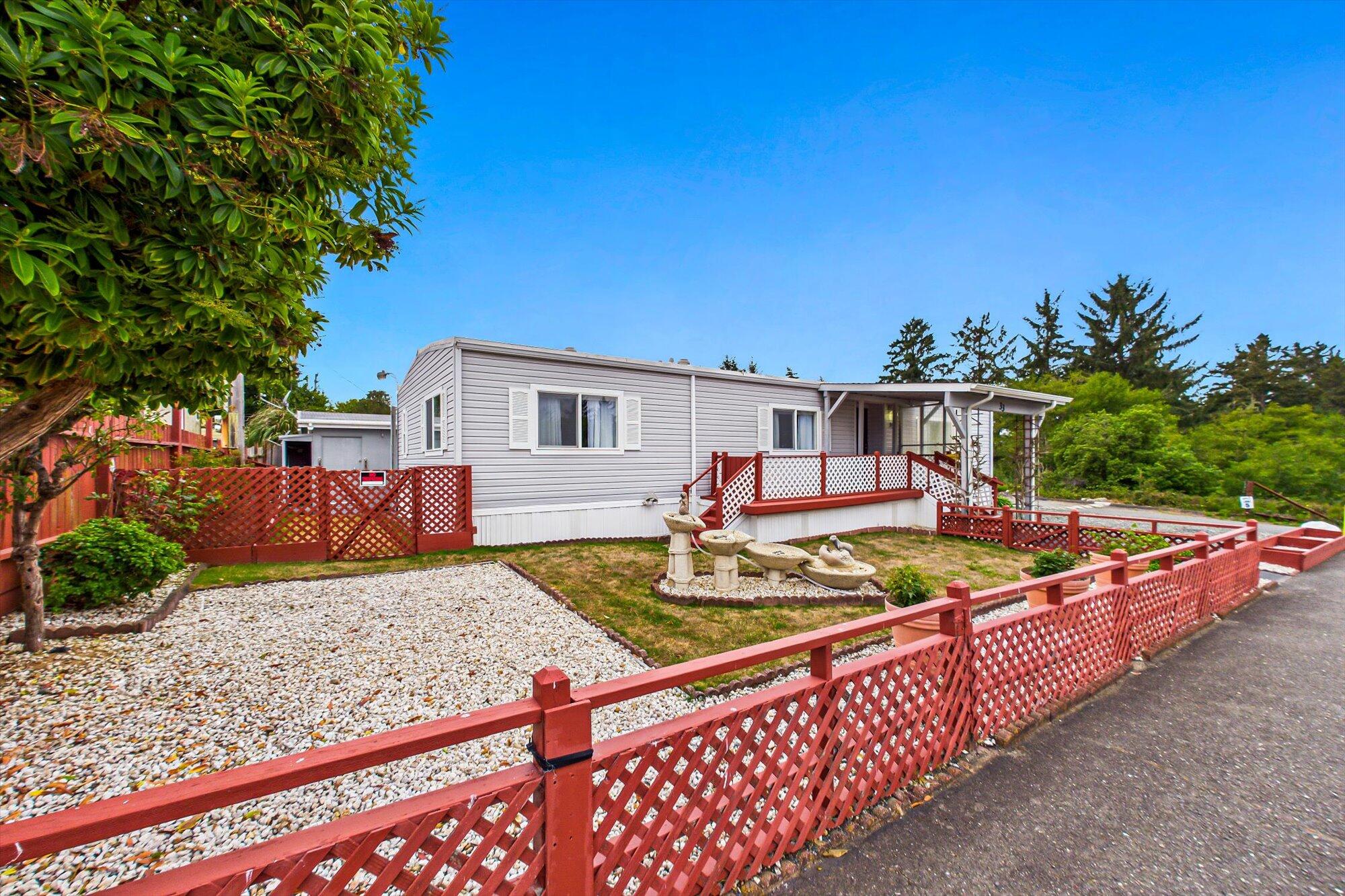 525 Herrick Avenue 33