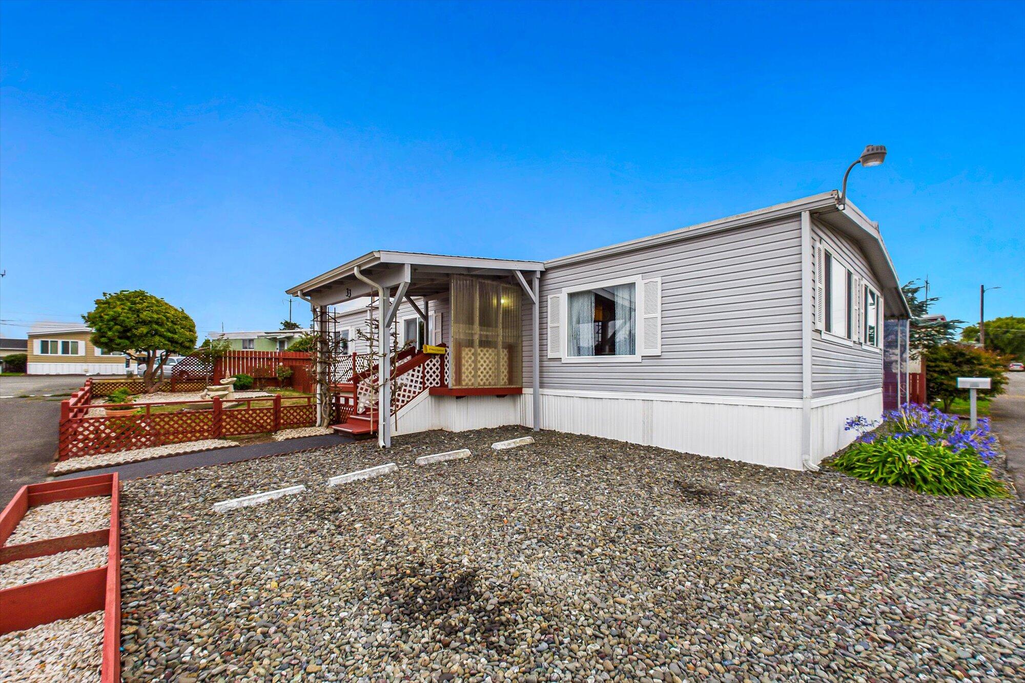 525 Herrick Avenue 33
