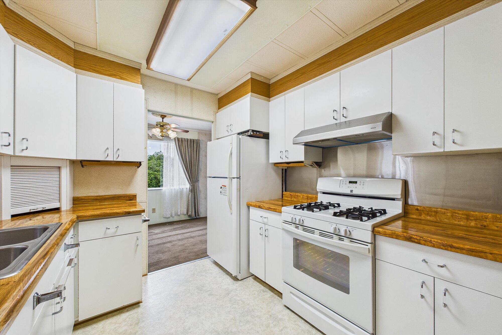 525 Herrick Avenue 33