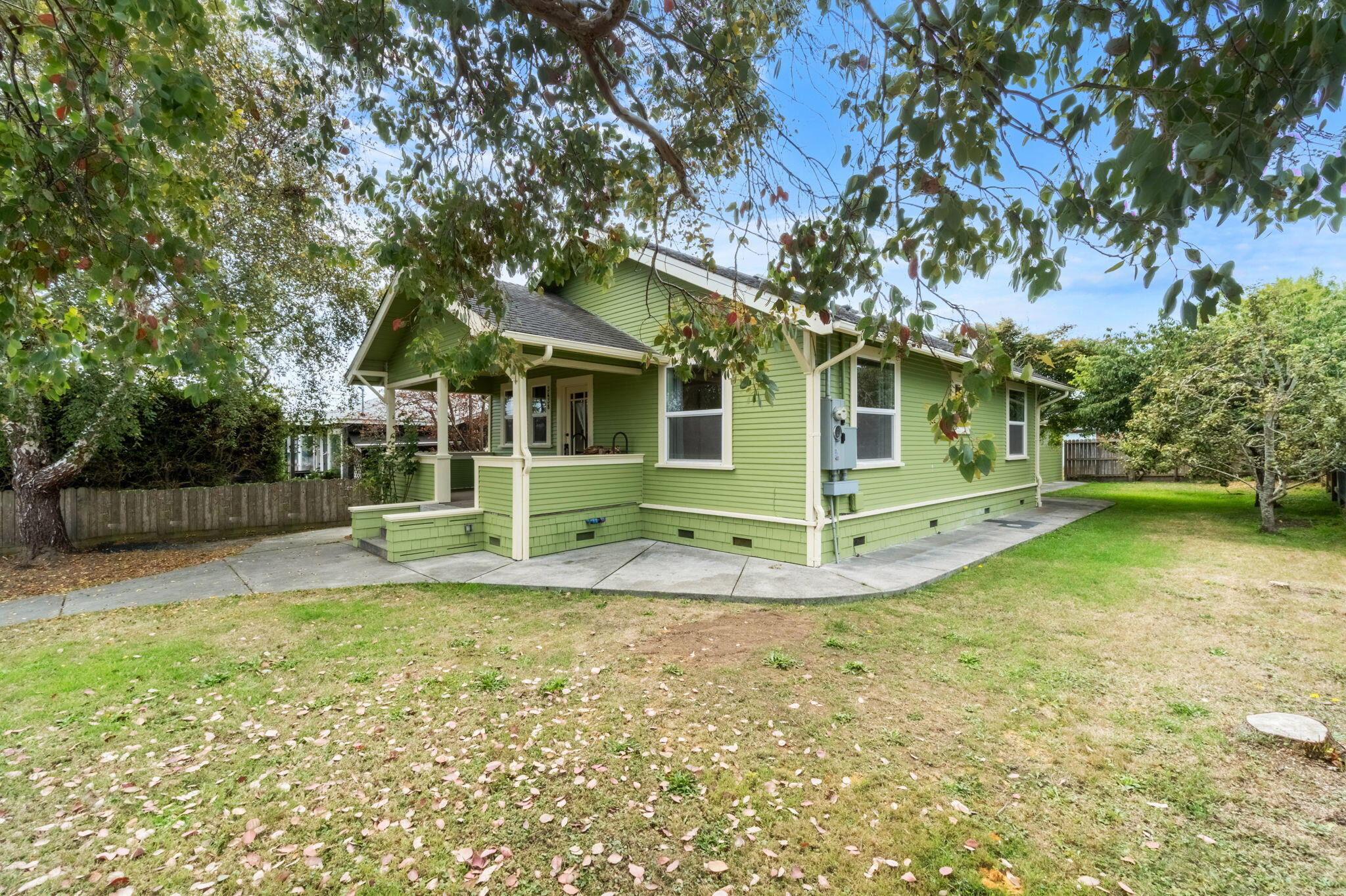 3438 Summer Street