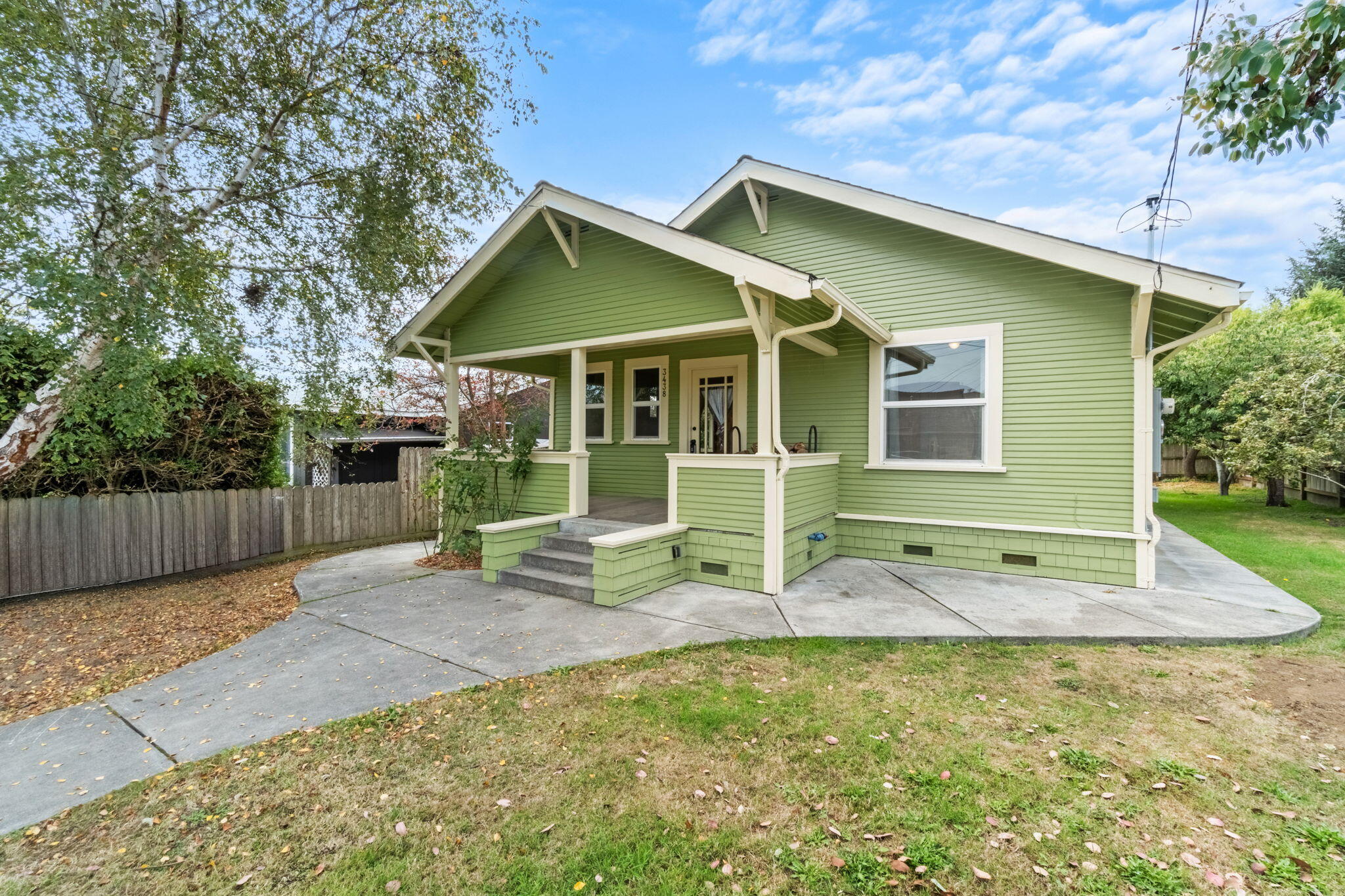 3438 Summer Street