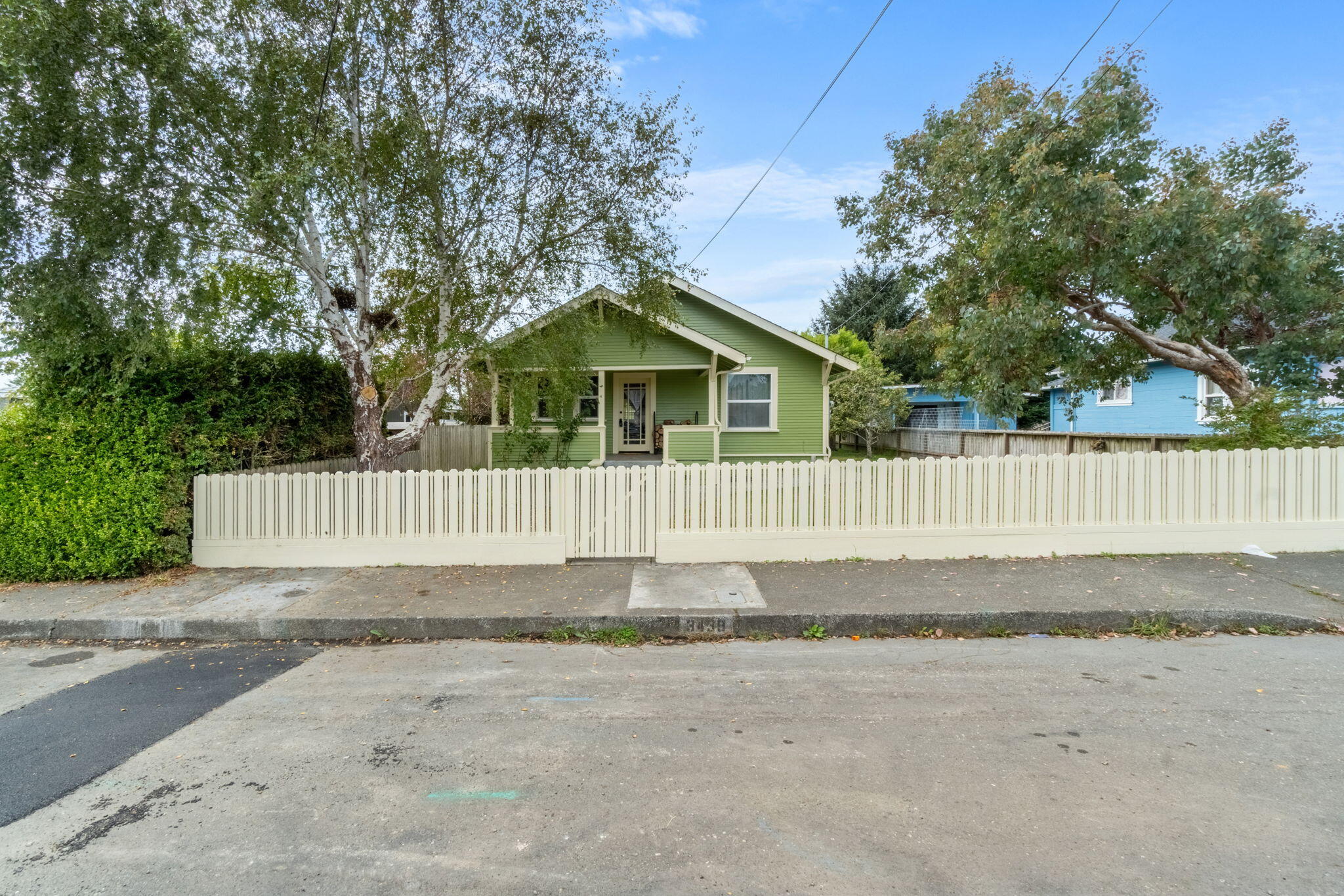 3438 Summer Street