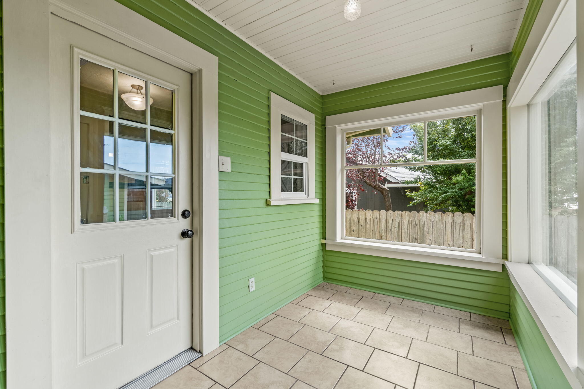3438 Summer Street