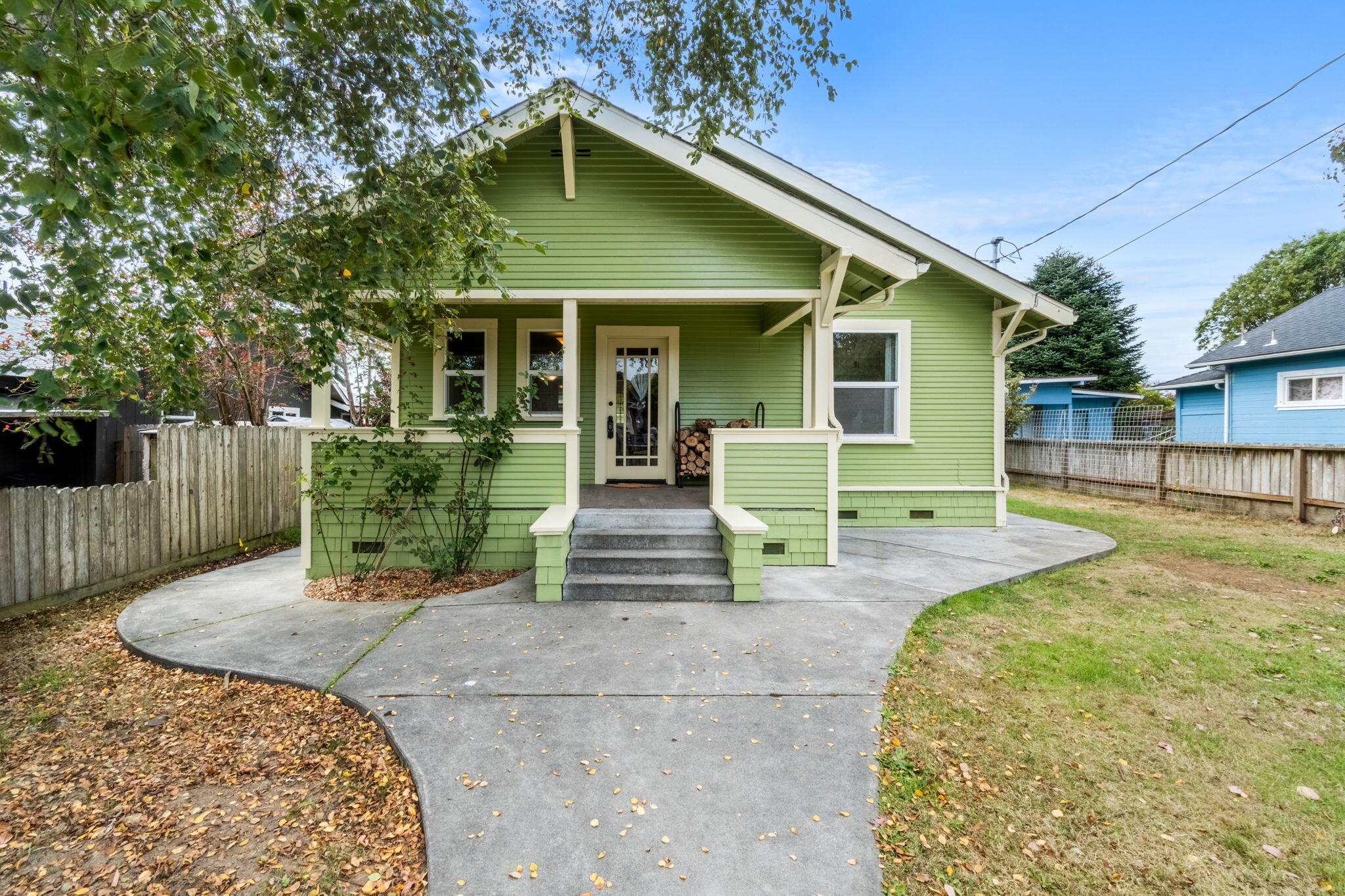 3438 Summer Street