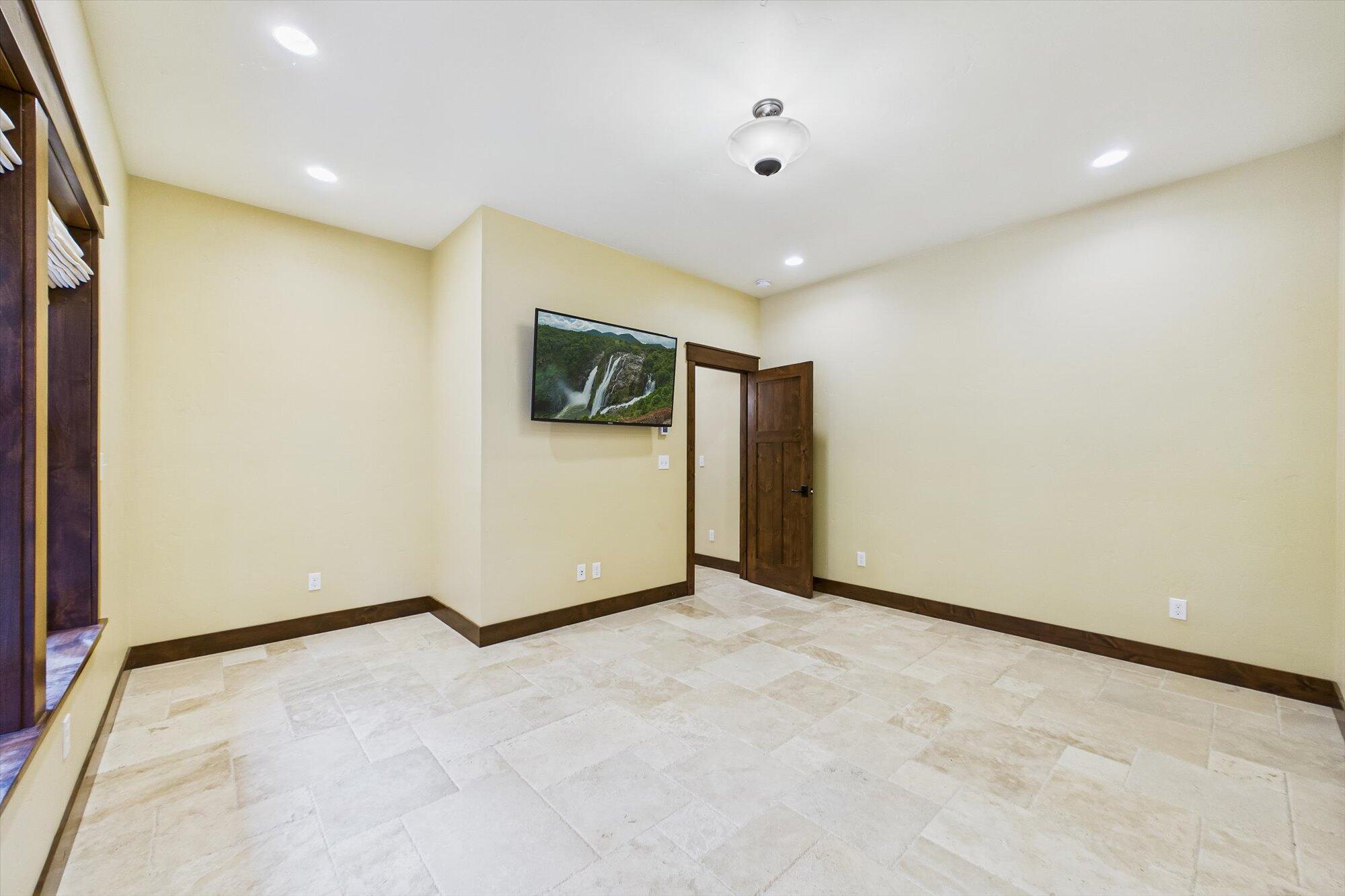 100 Antrim Lane
