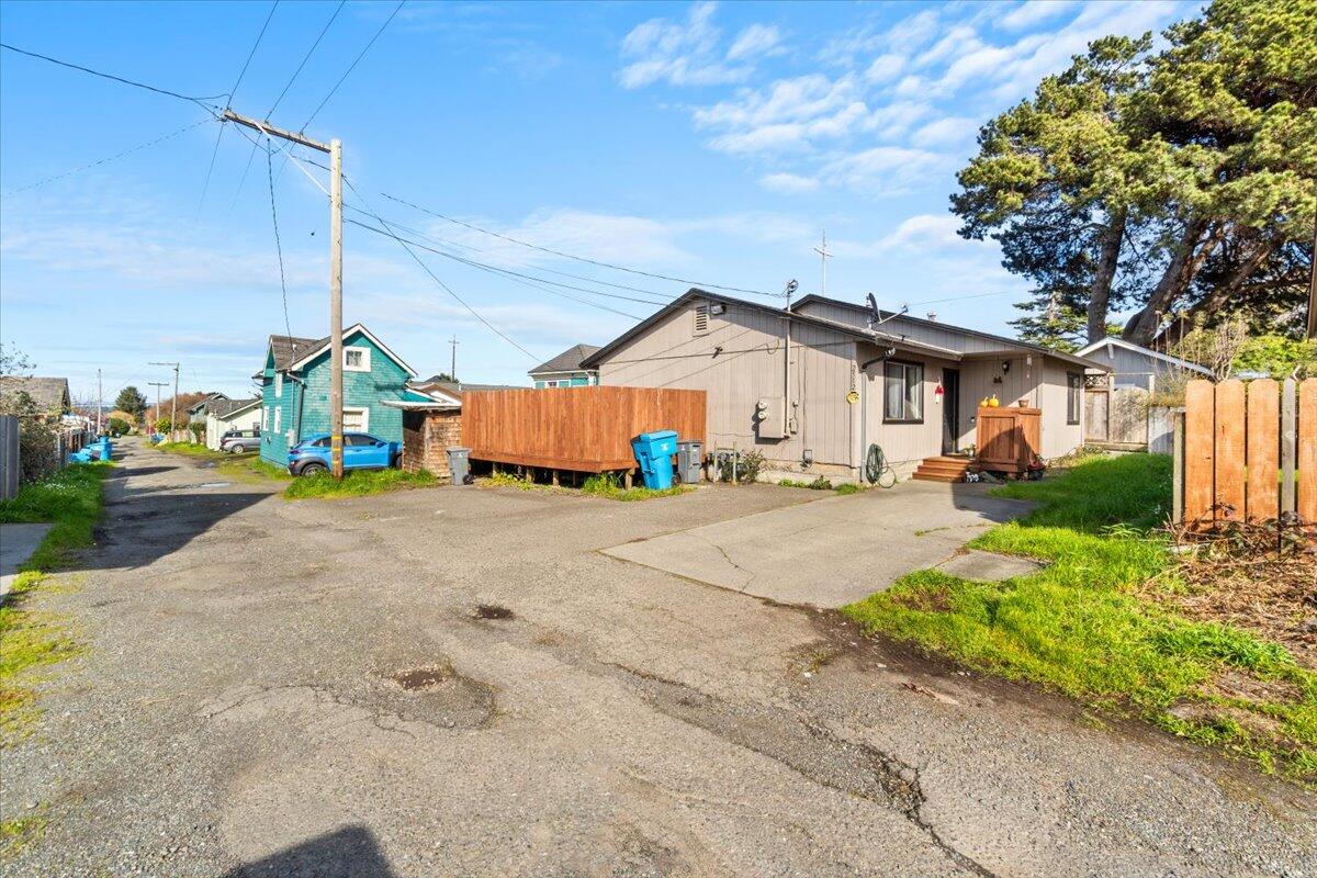 2512 Albee Street