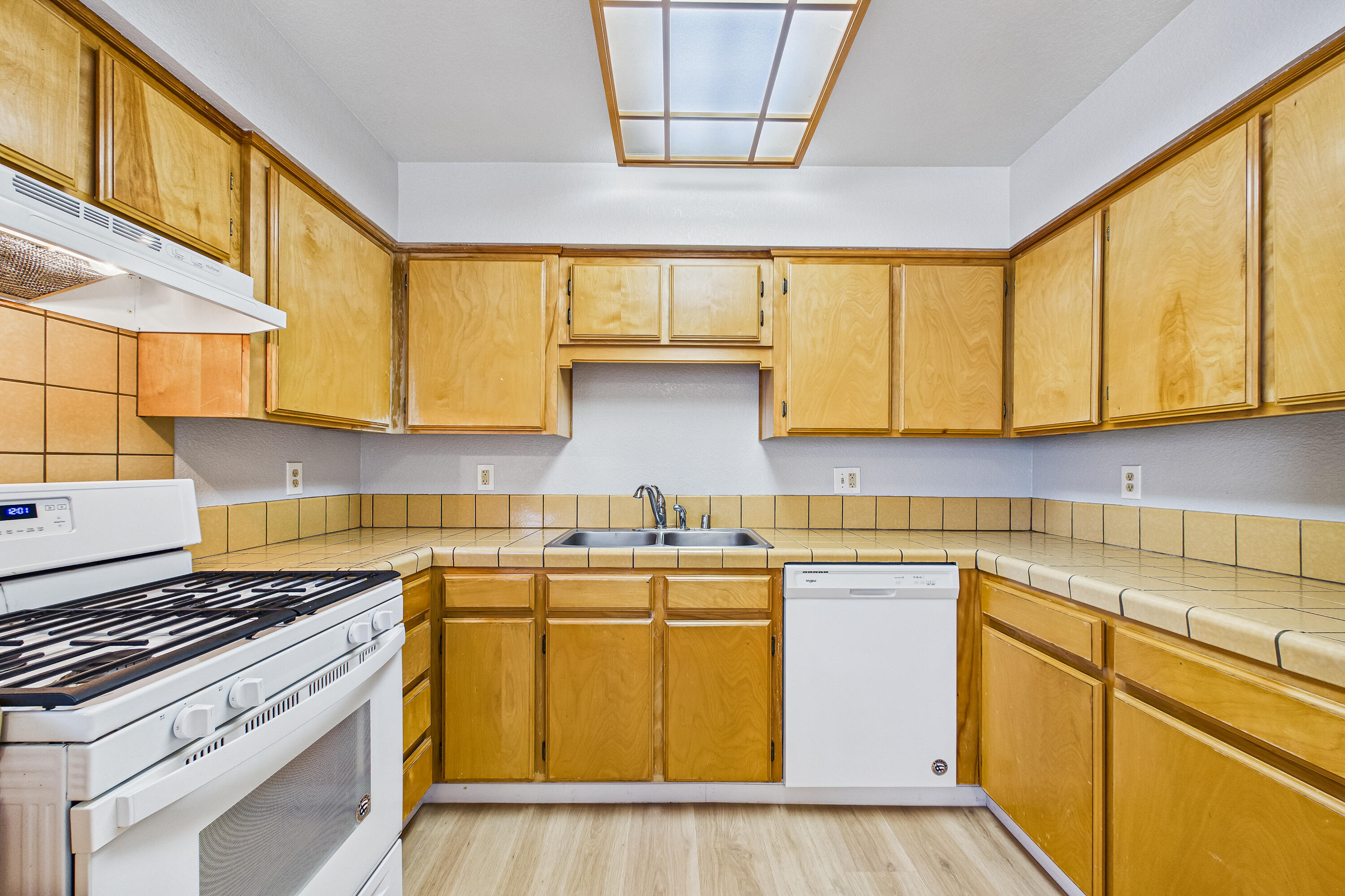 1449 Myrtle #9 Avenue