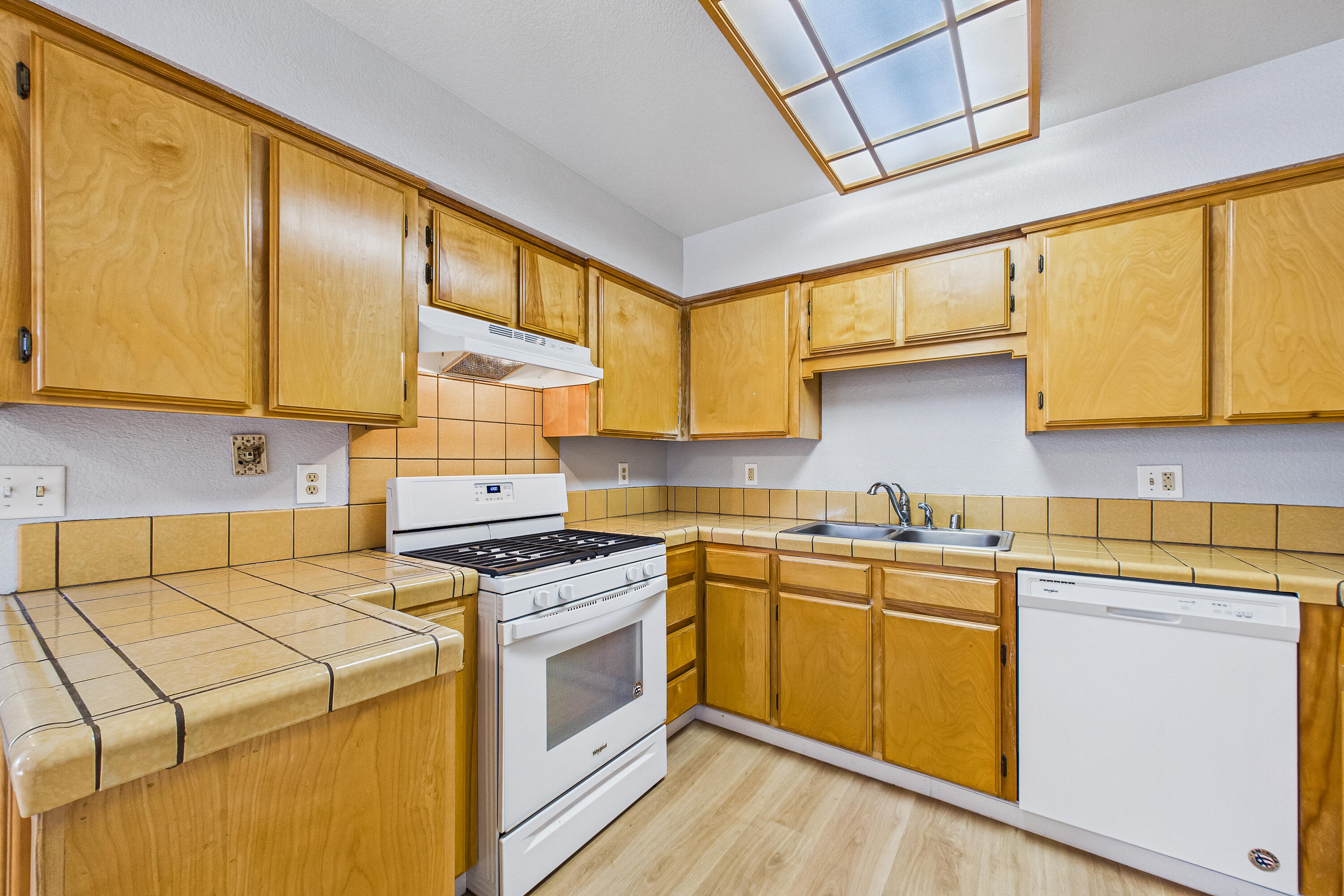 1449 Myrtle #9 Avenue
