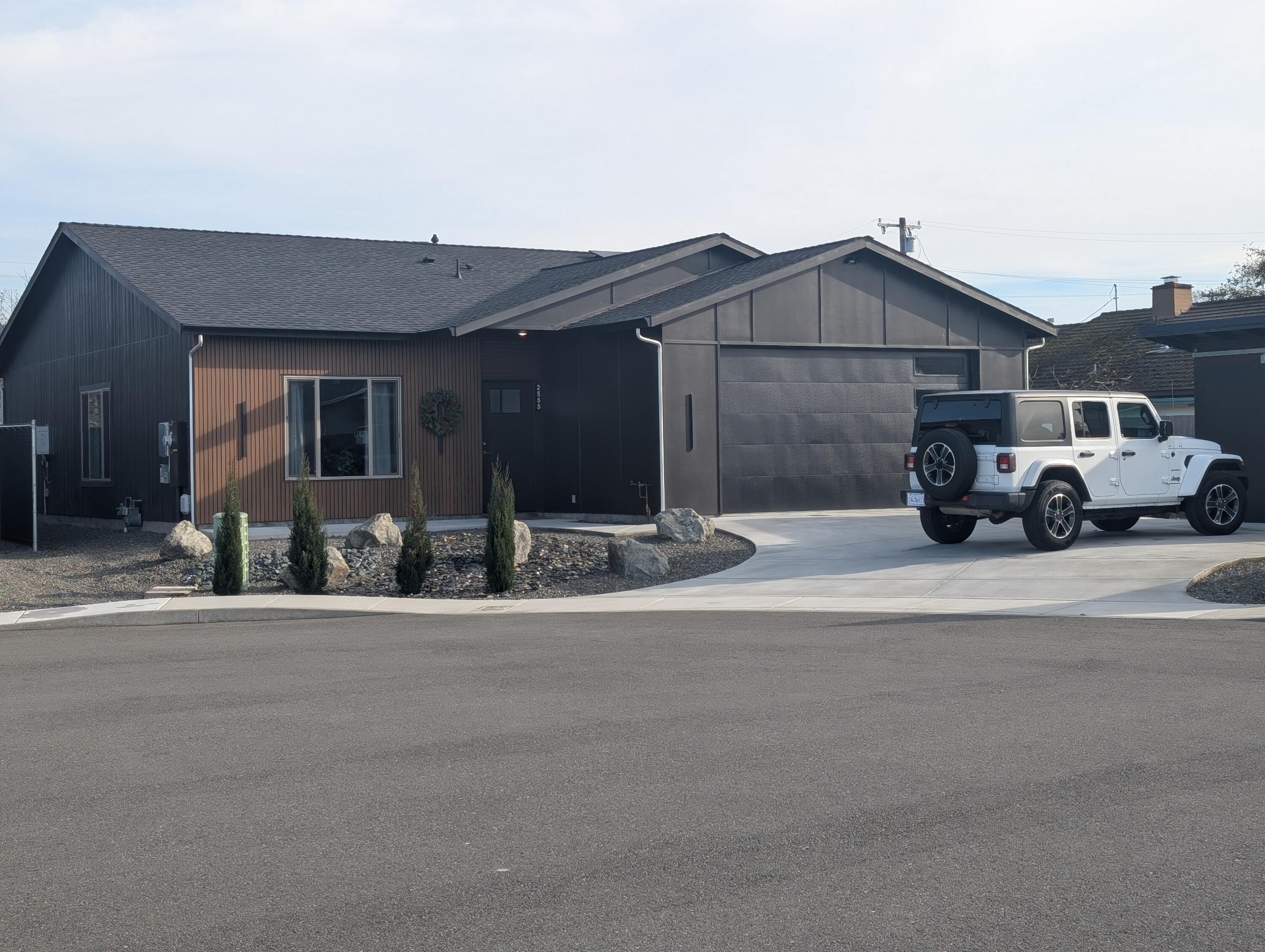 2555 Avery Court