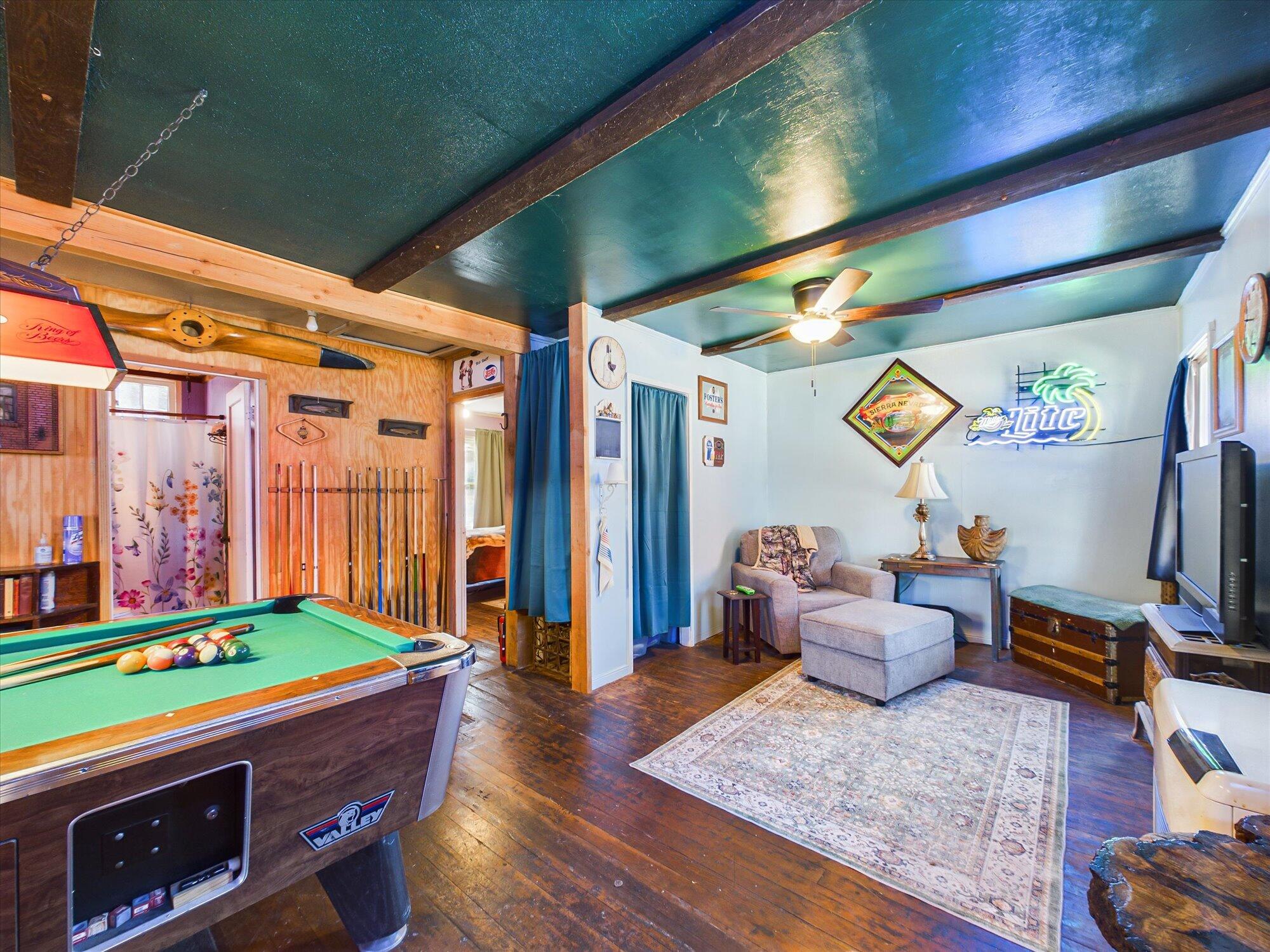 60 Littlefield Lane