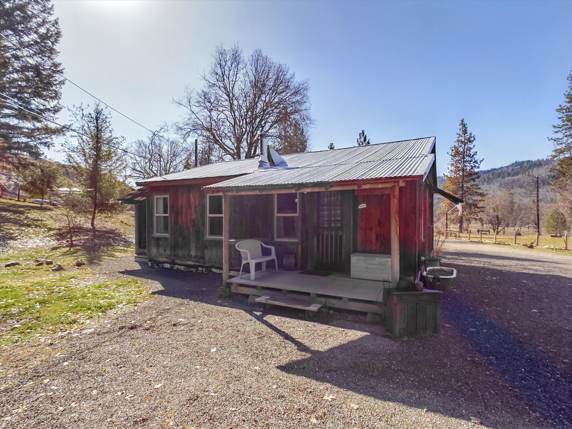 60 Littlefield Lane