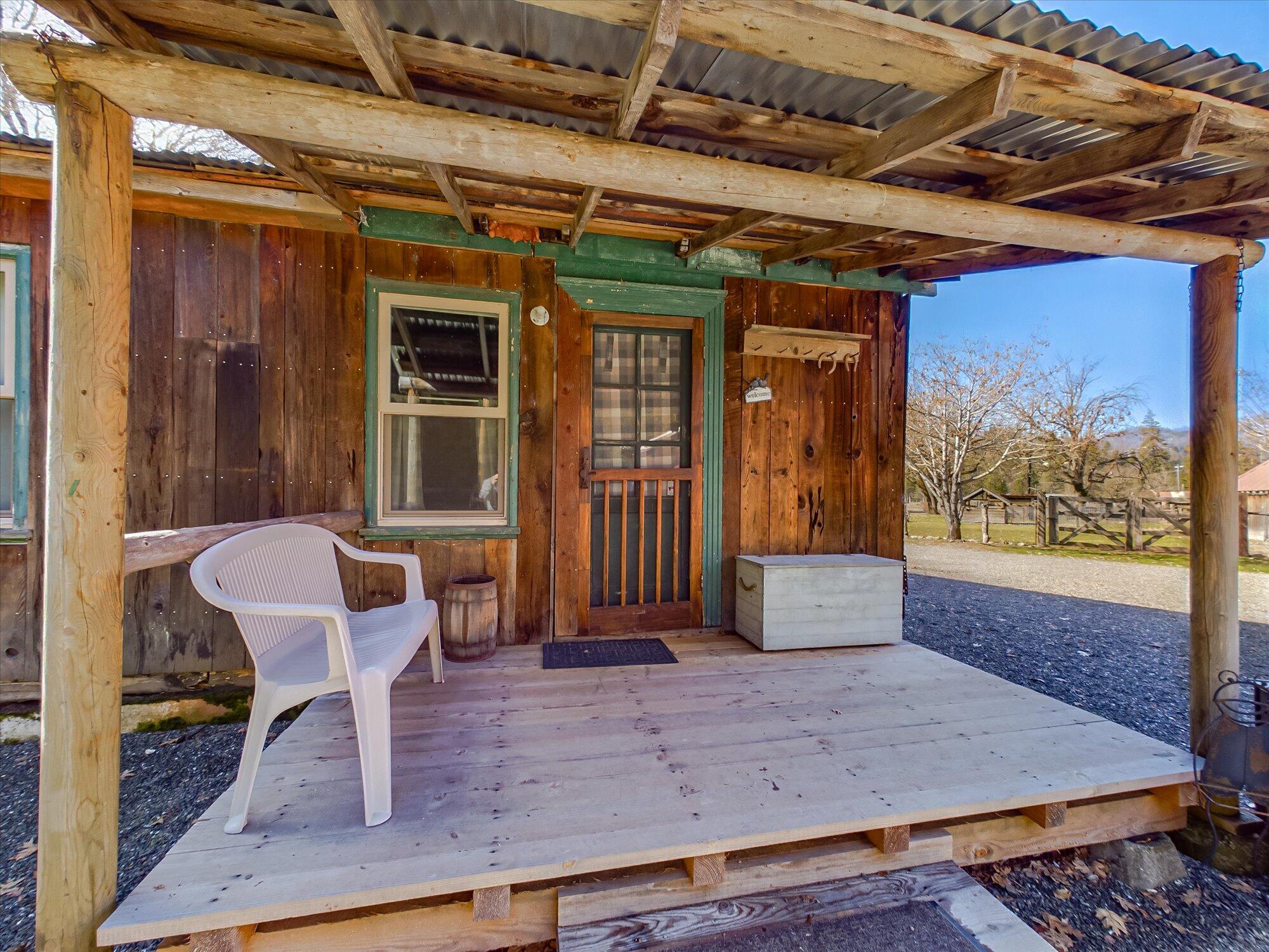 60 Littlefield Lane