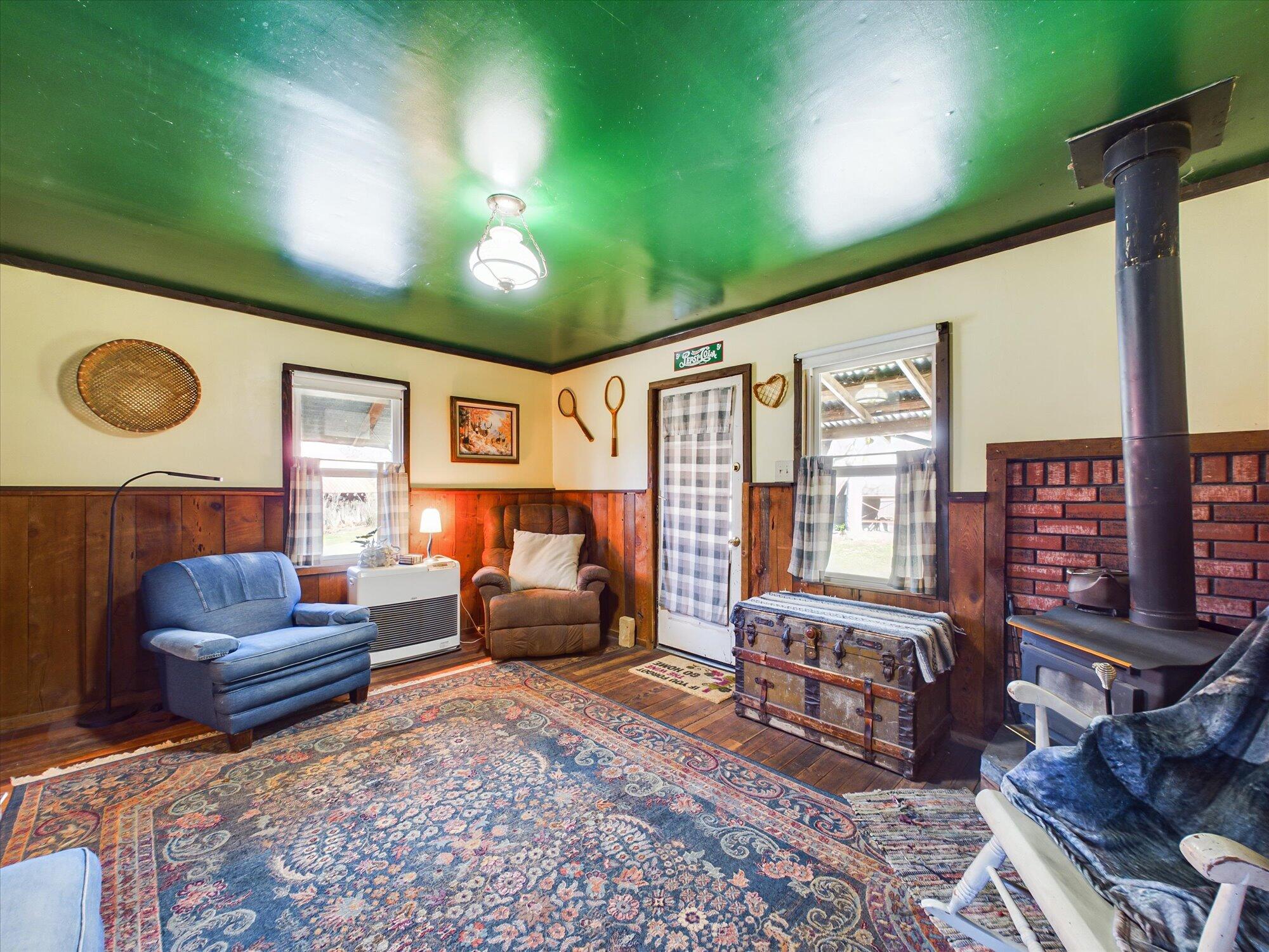 60 Littlefield Lane