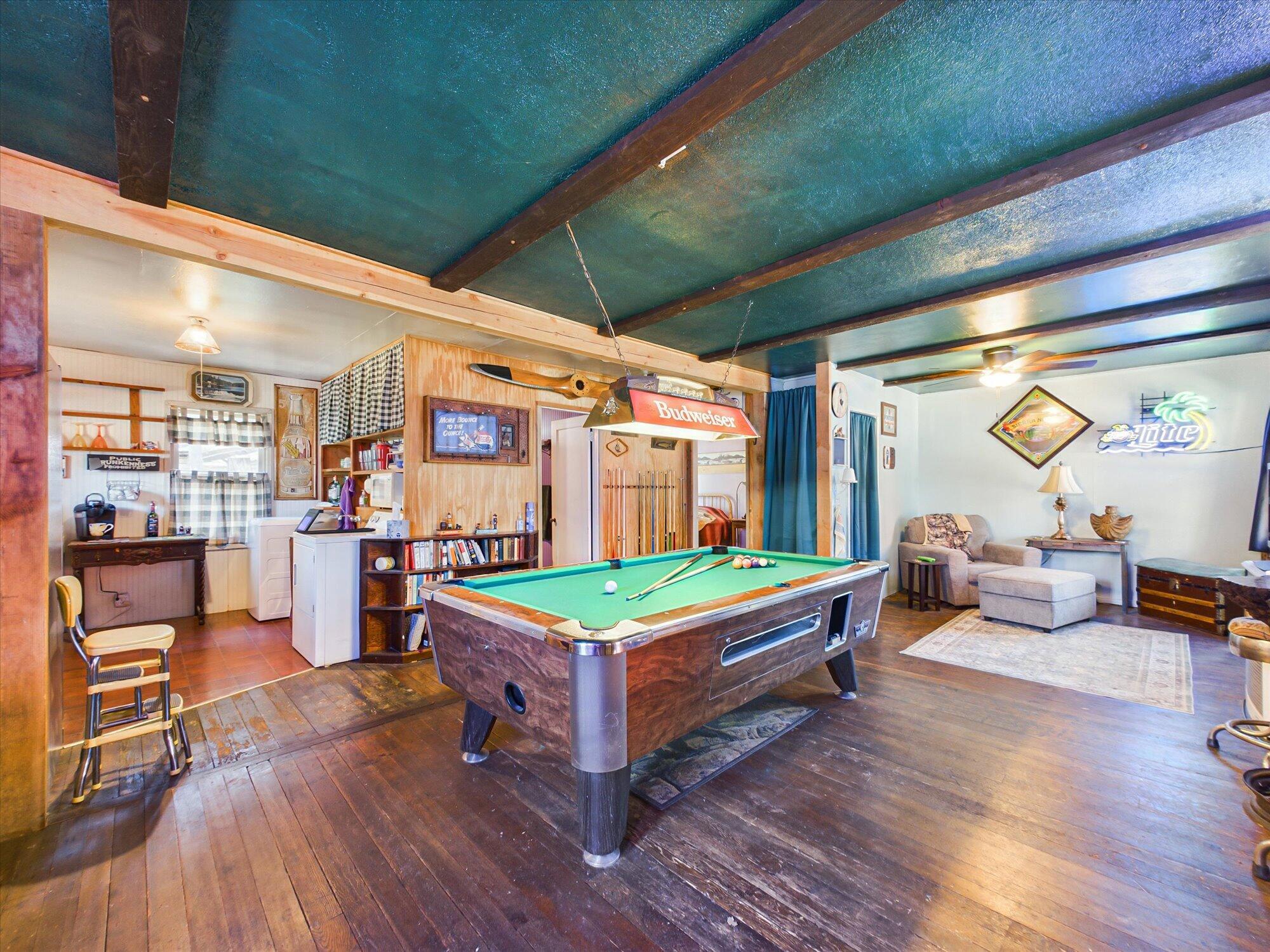 60 Littlefield Lane