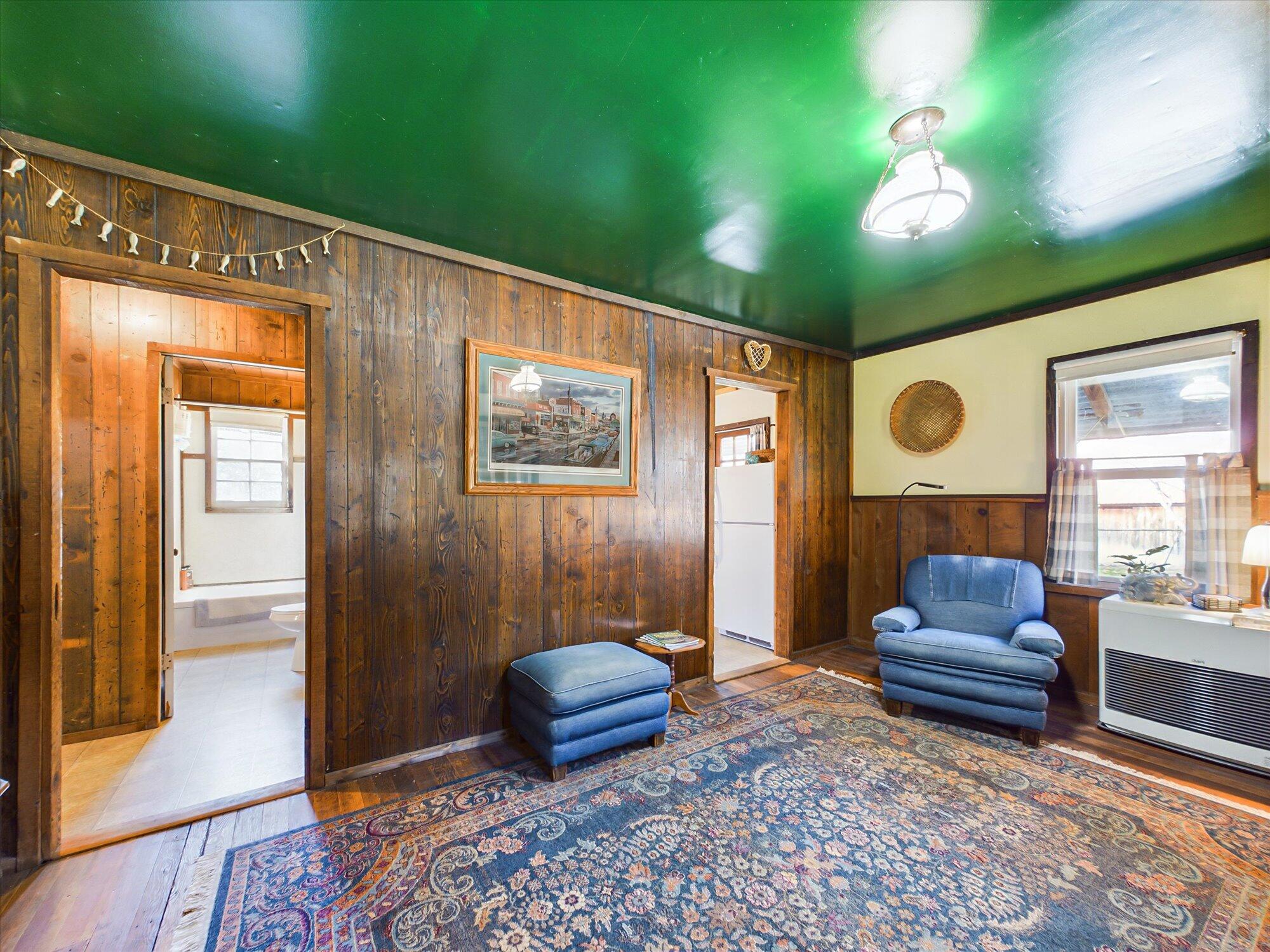 60 Littlefield Lane