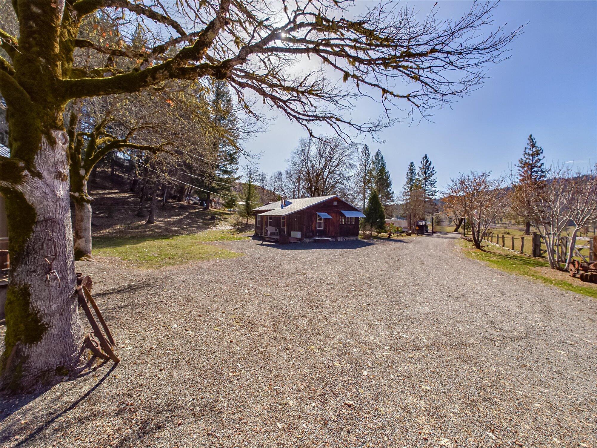 60 Littlefield Lane