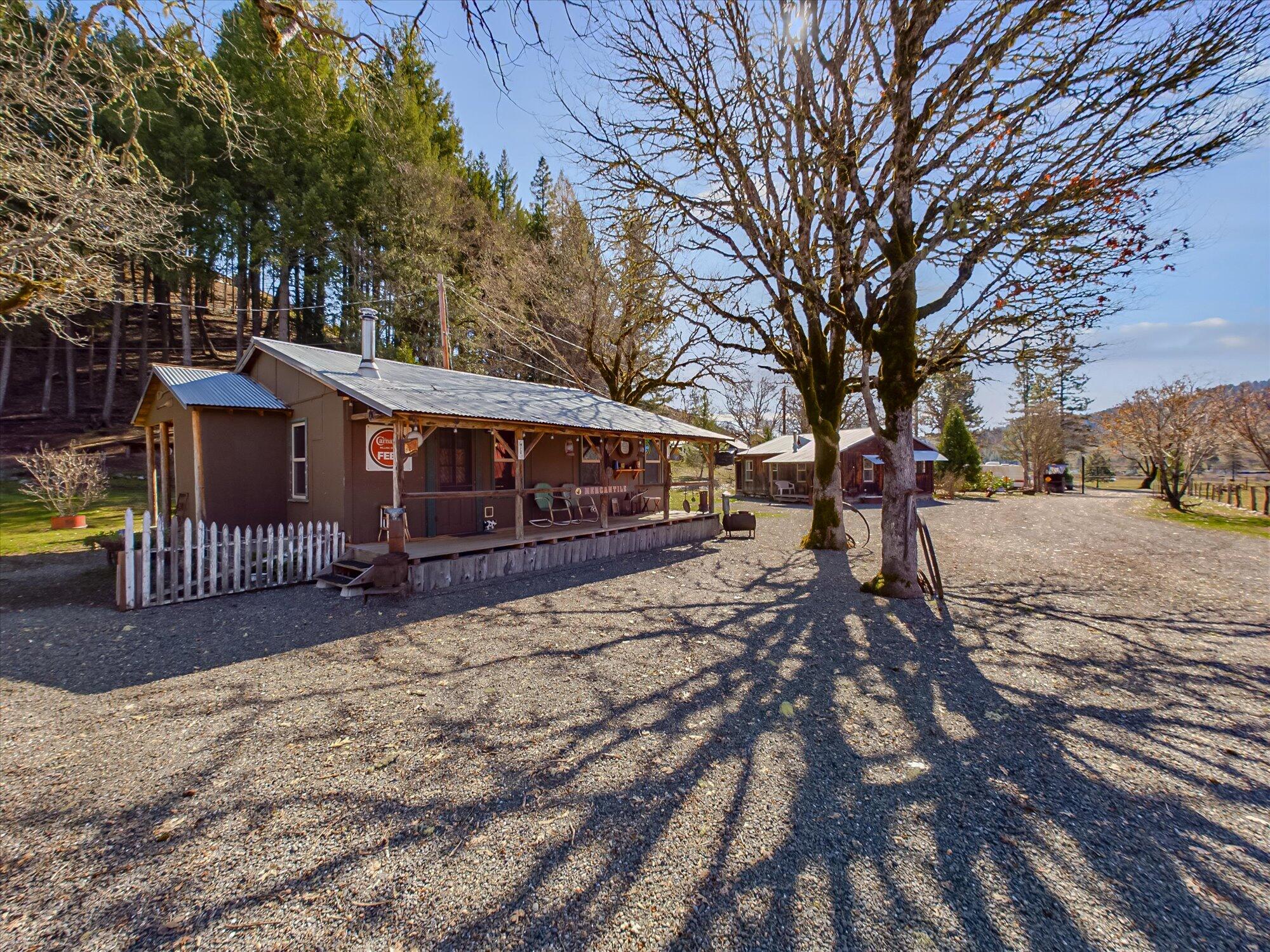 60 Littlefield Lane