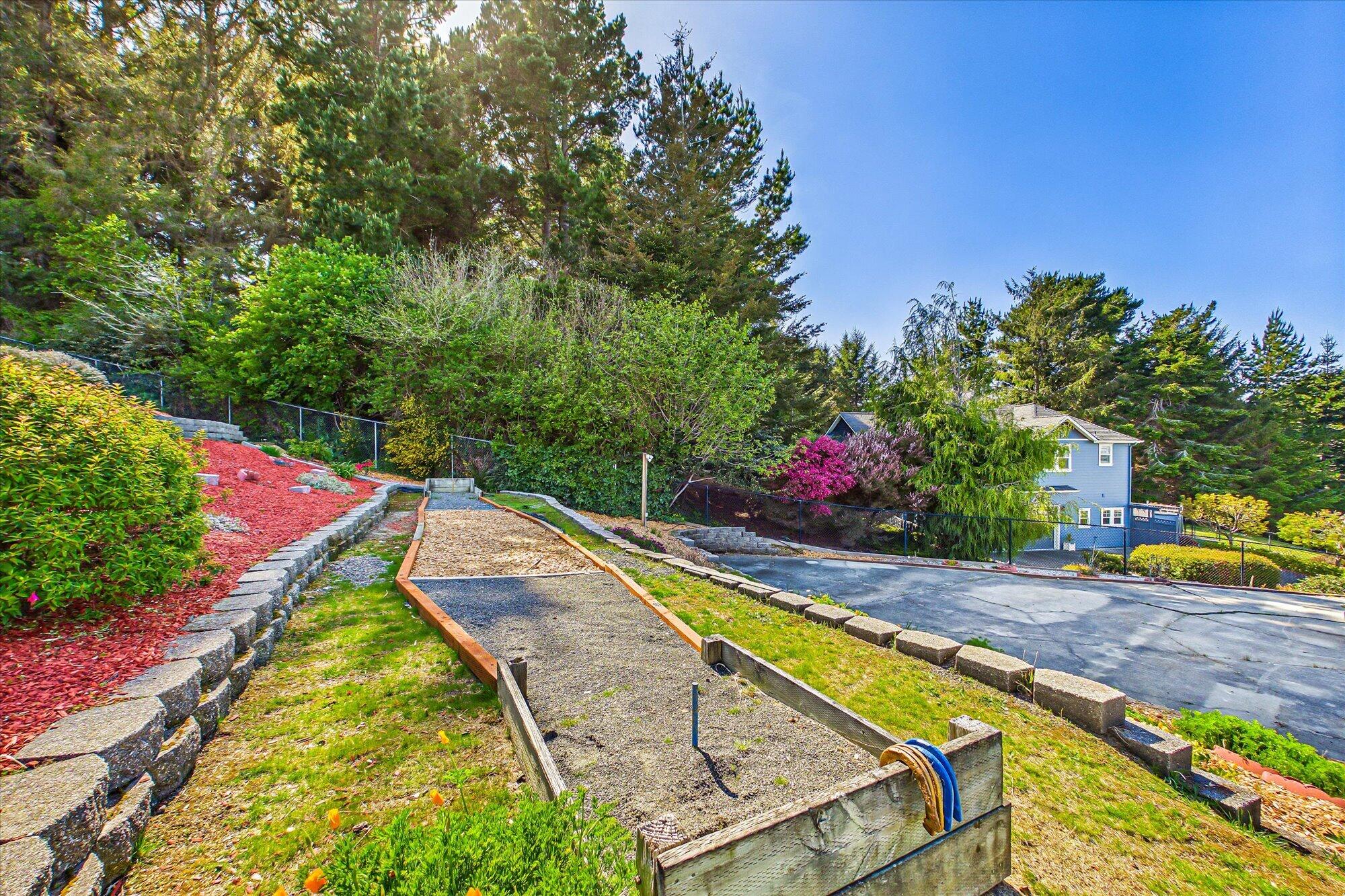 8 Minette Lane