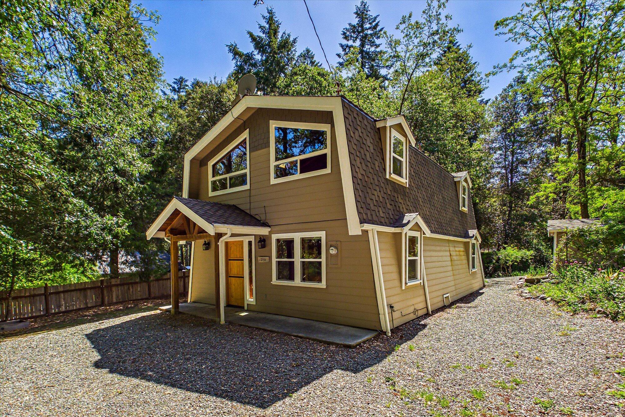 1351 The Terrace Lane