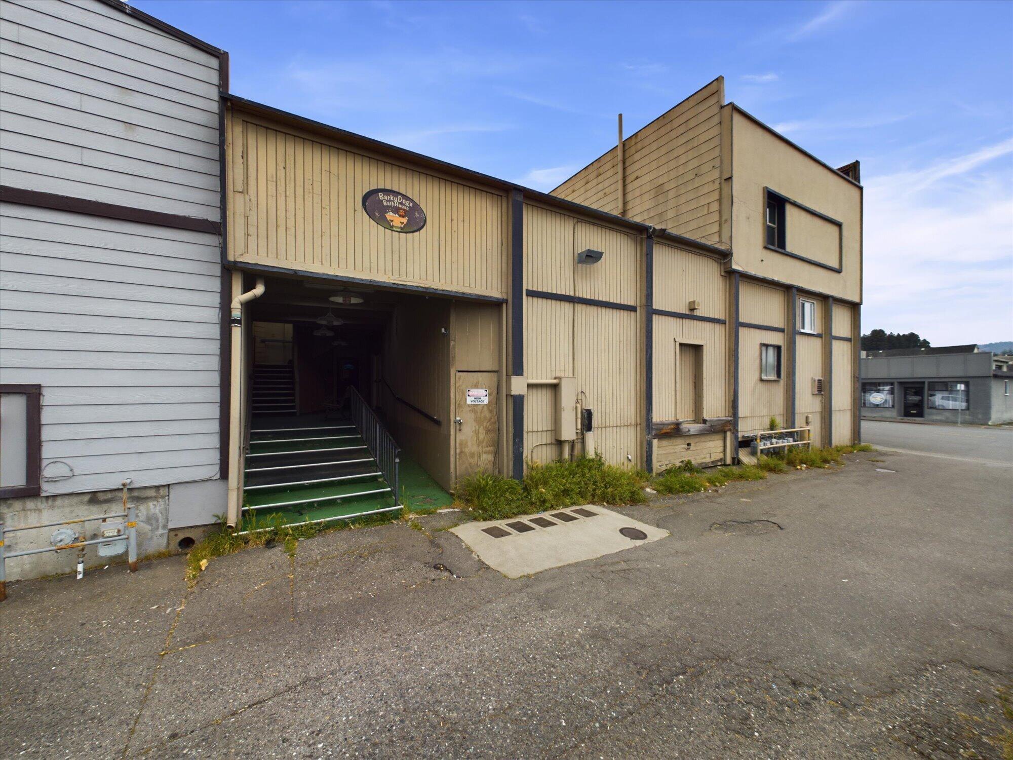 1055 Main Street