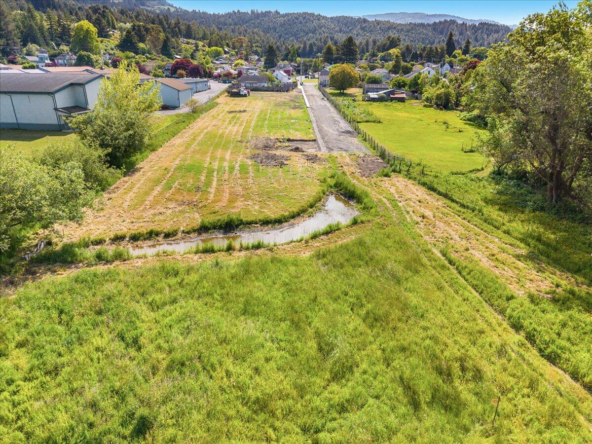 01 Railroad Avenue