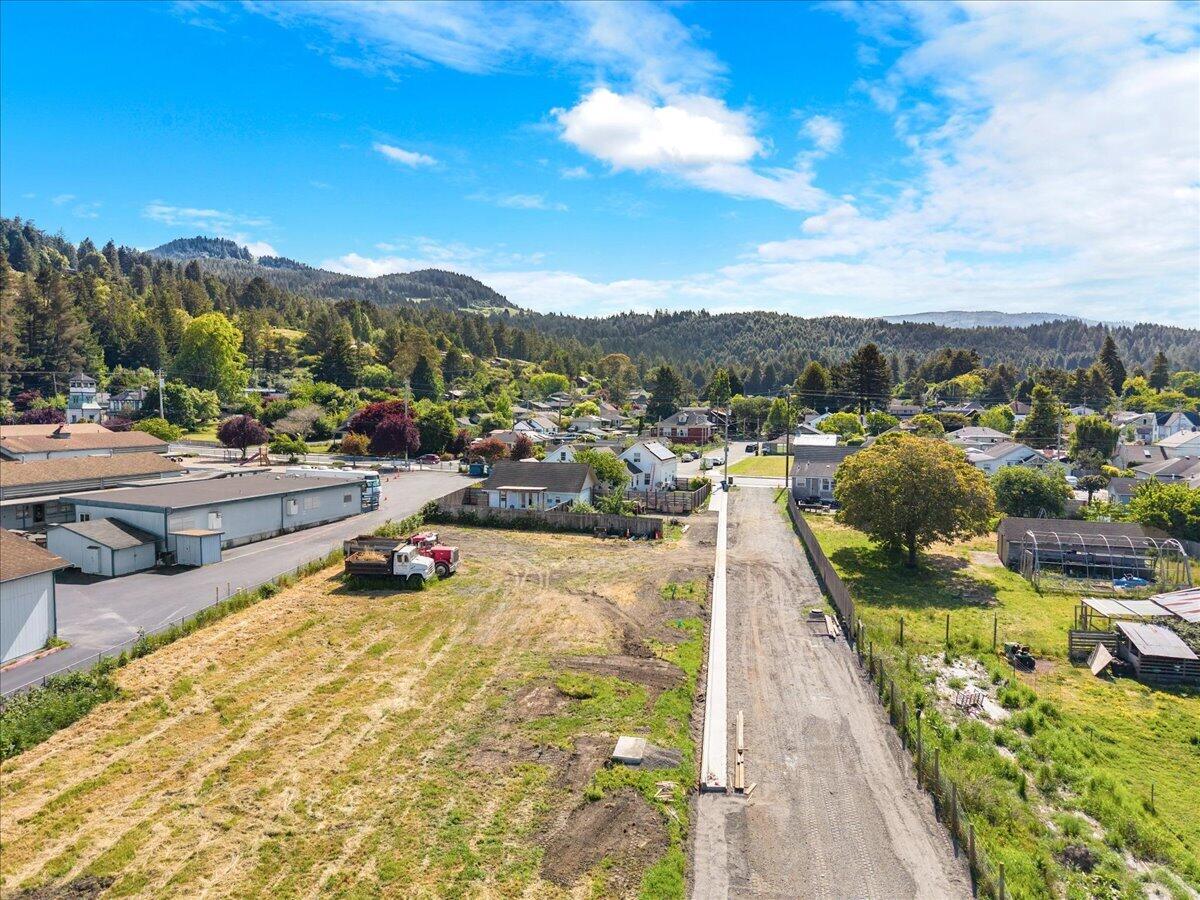 01 Railroad Avenue