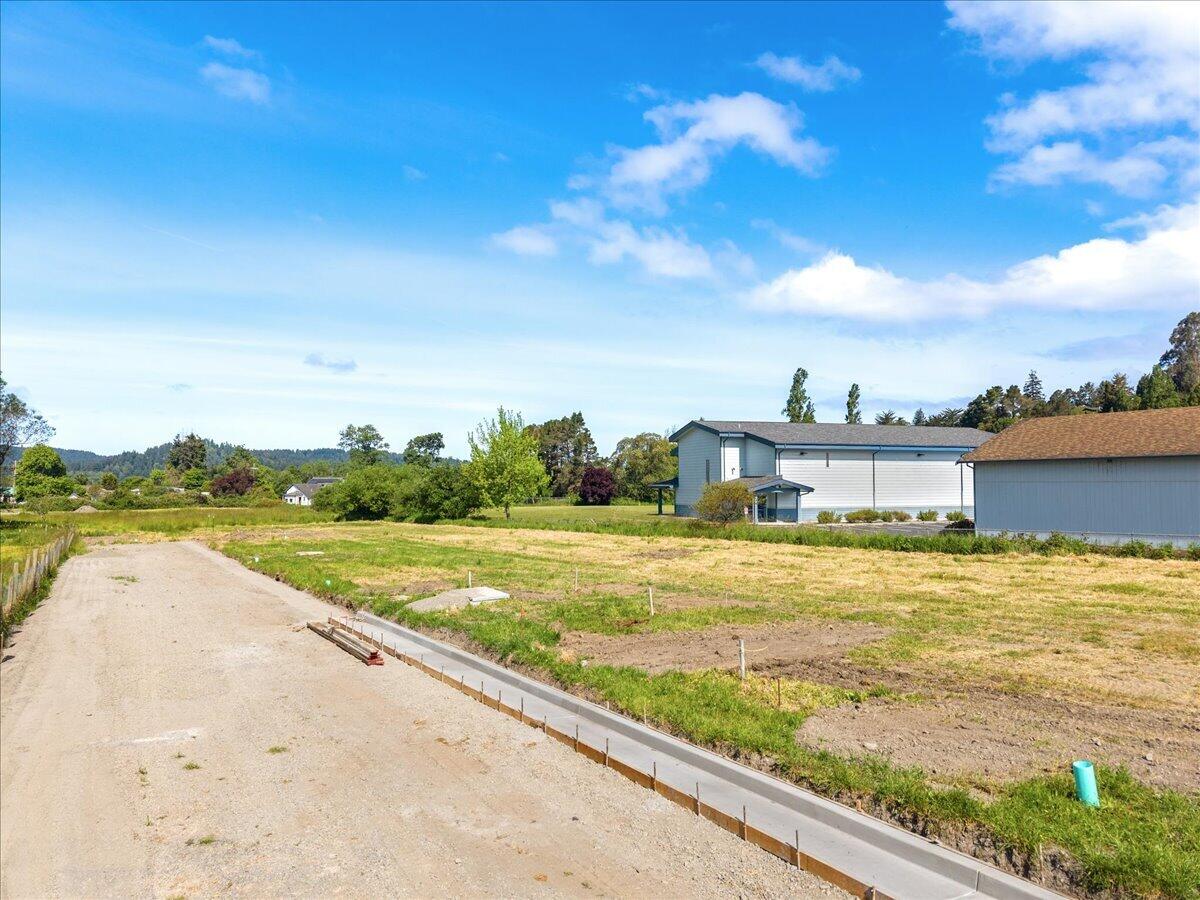 02 Railroad Avenue