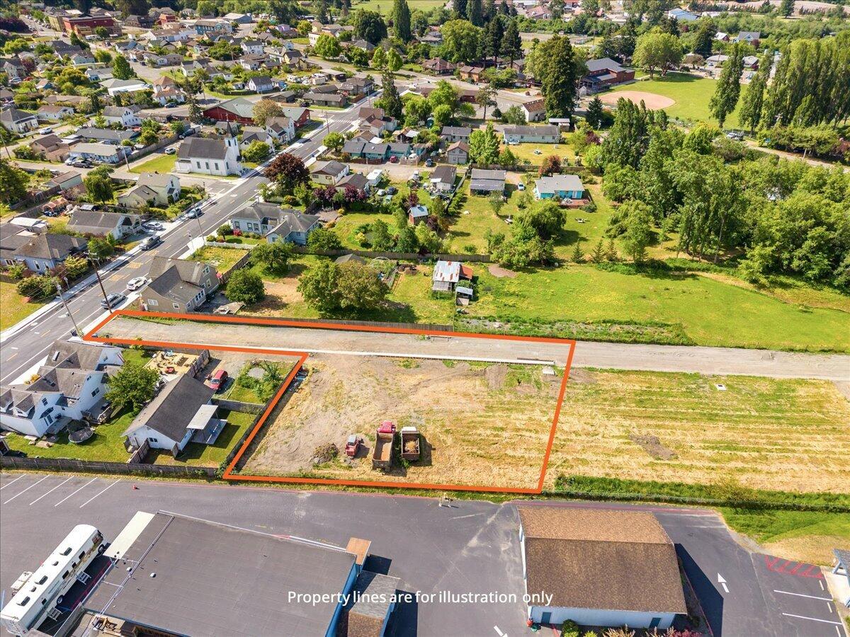 02 Railroad Avenue