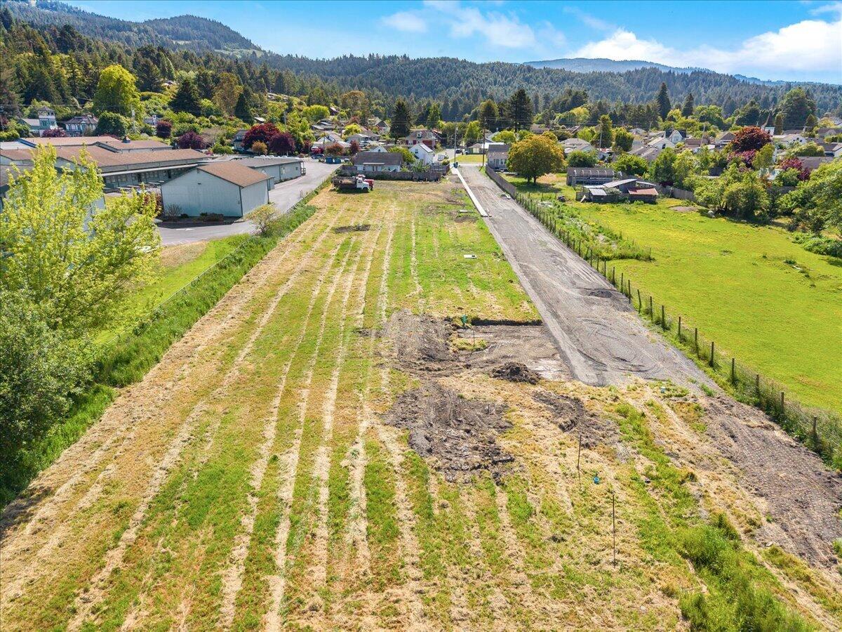 02 Railroad Avenue