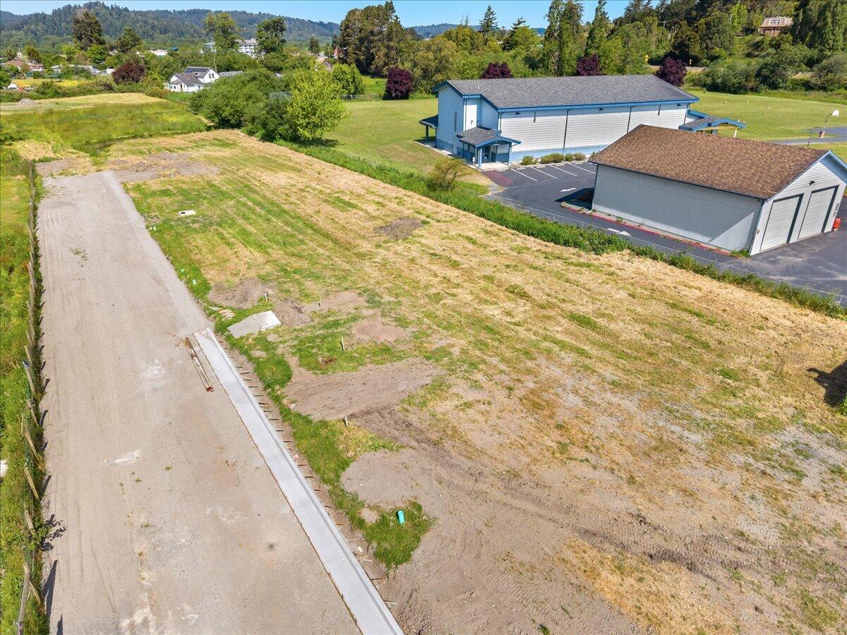 02 Railroad Avenue