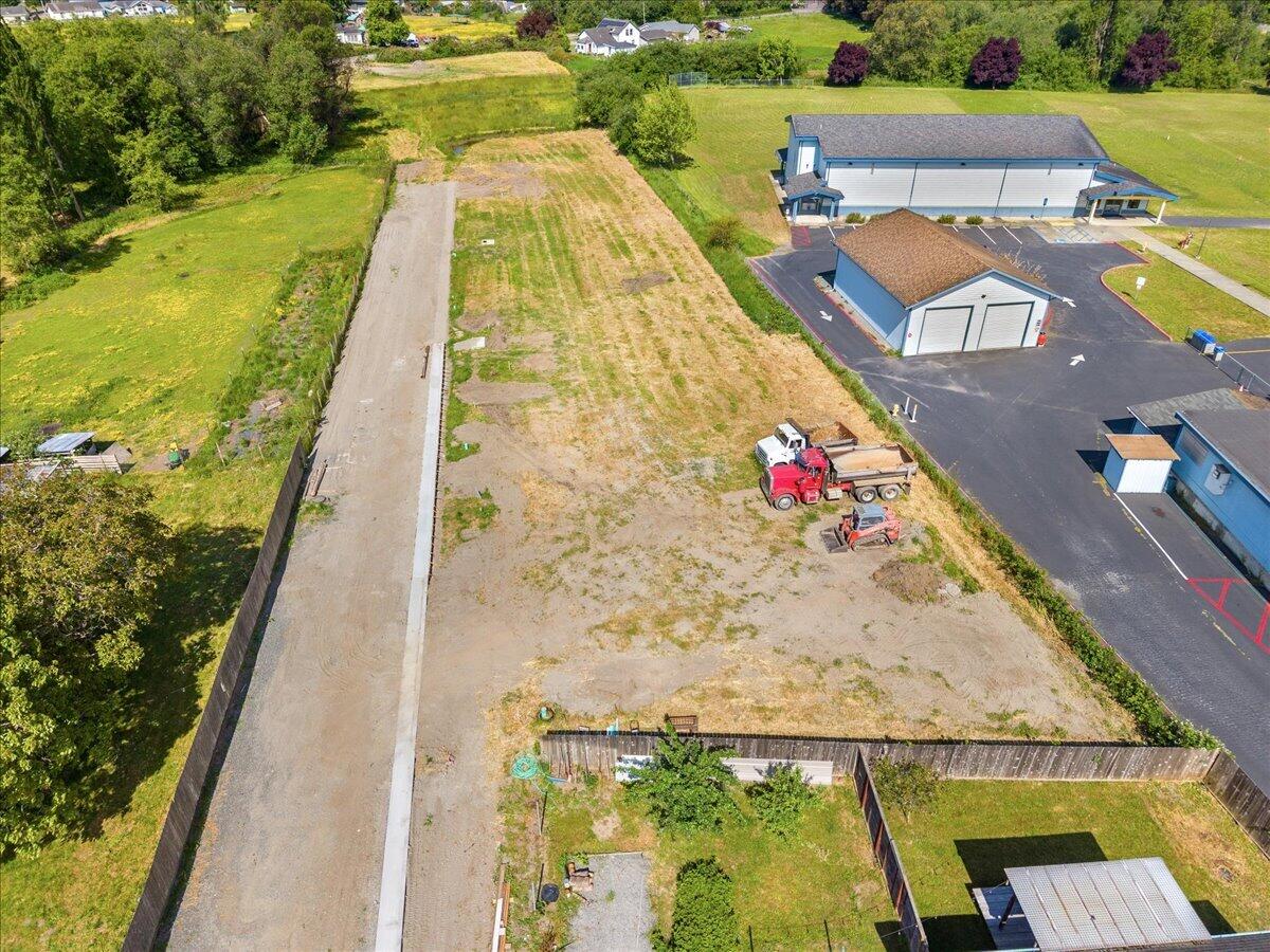 02 Railroad Avenue