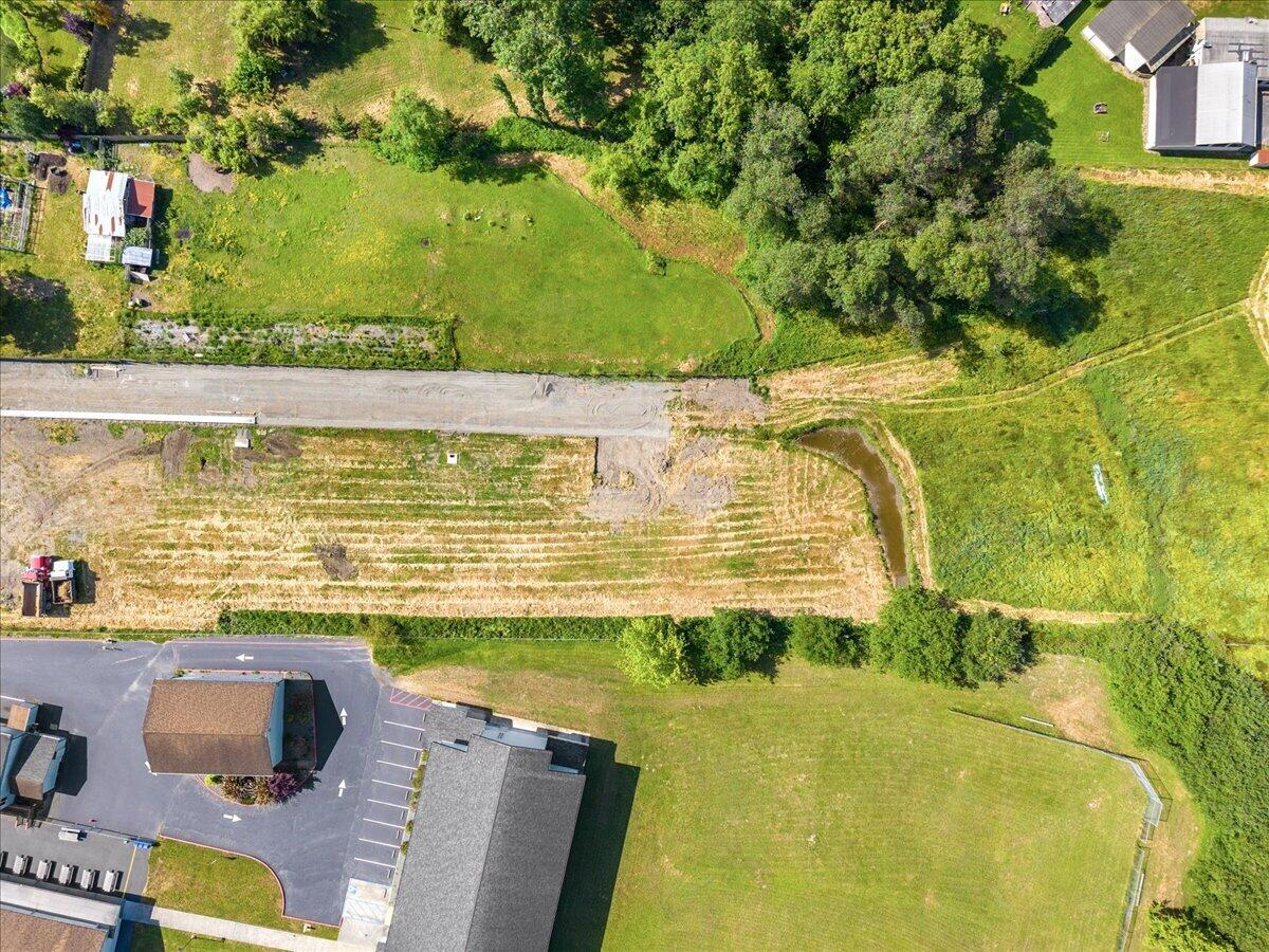 03 Railroad Avenue