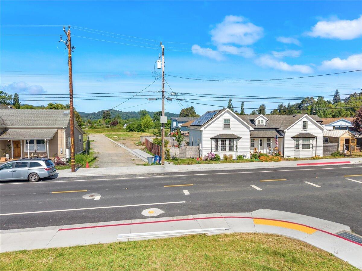 03 Railroad Avenue