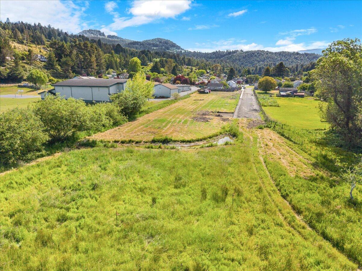 03 Railroad Avenue