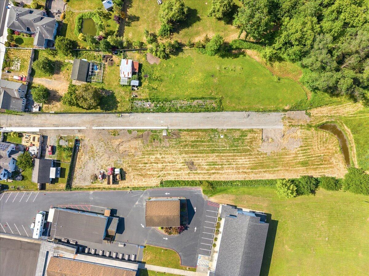 03 Railroad Avenue