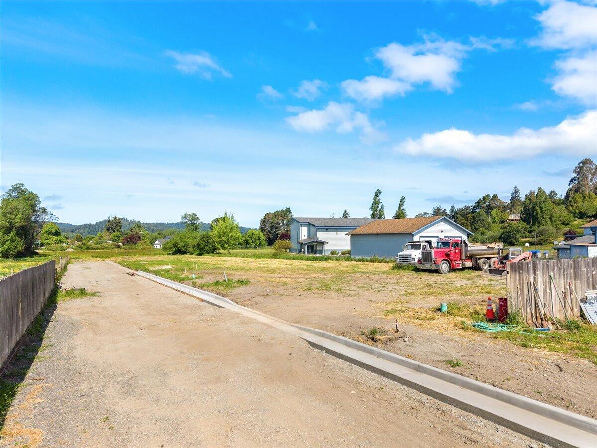 03 Railroad Avenue