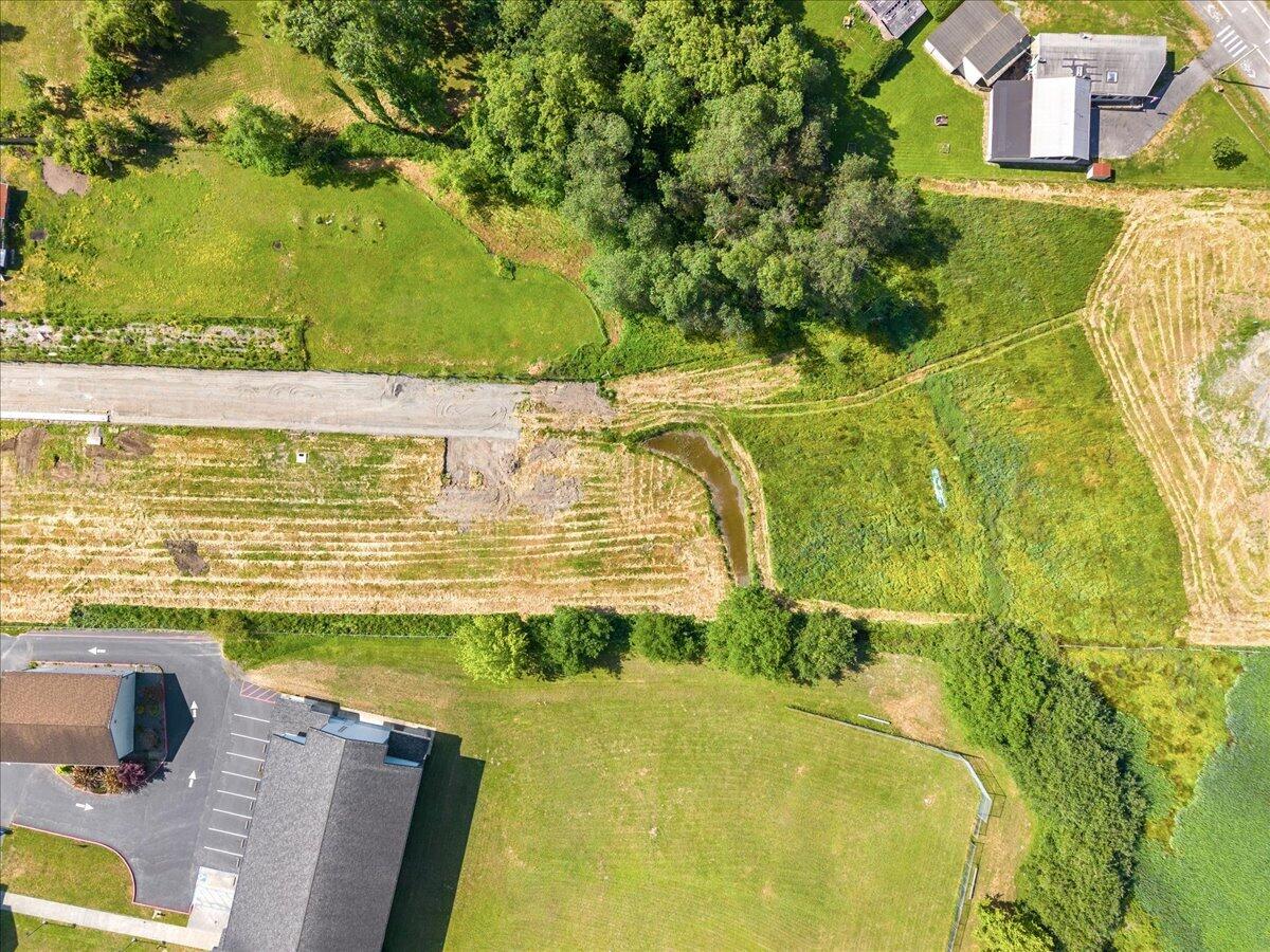 04 Railroad Avenue