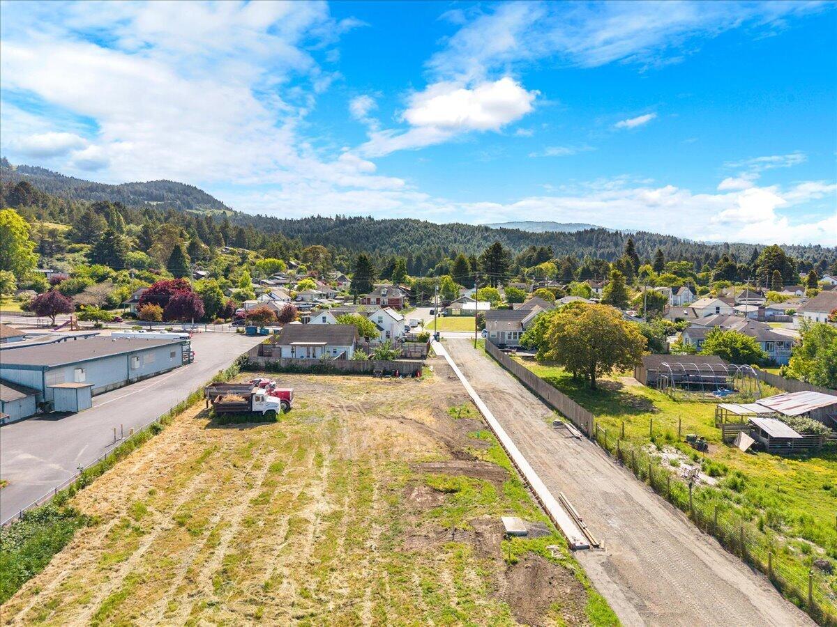 04 Railroad Avenue
