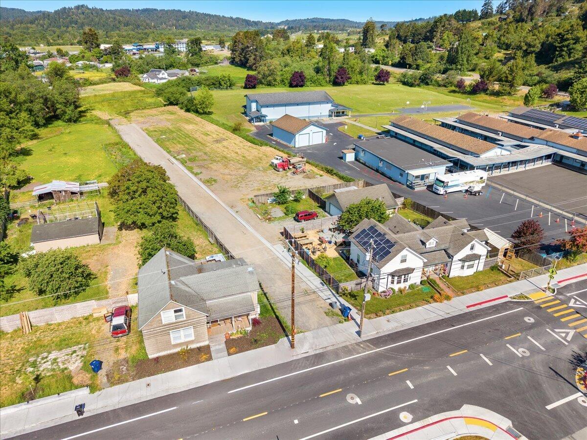 04 Railroad Avenue
