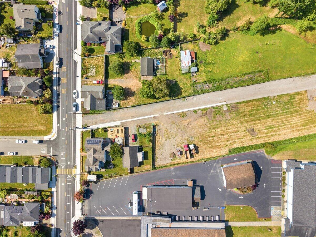 04 Railroad Avenue