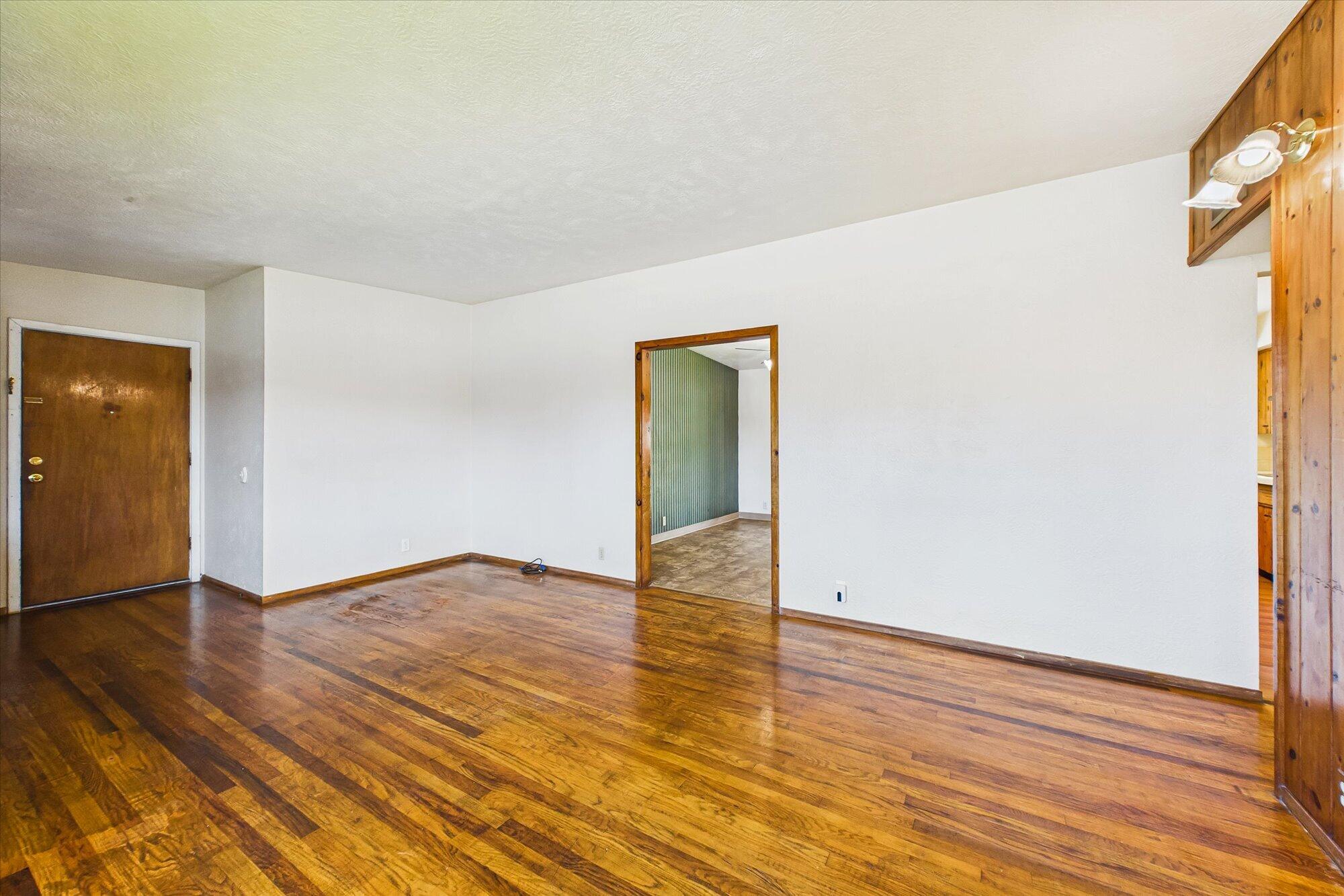856 Herrick Avenue