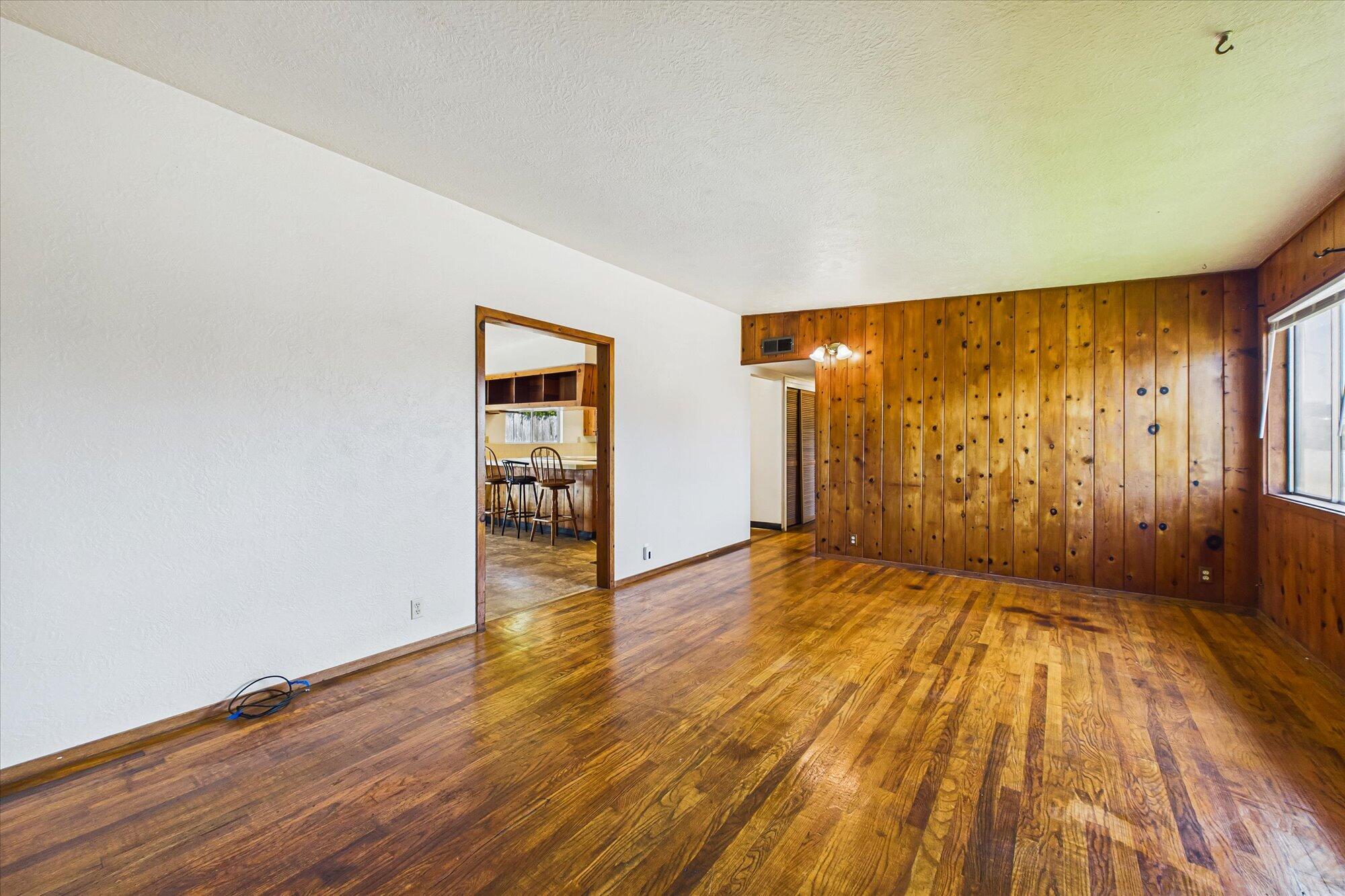 856 Herrick Avenue
