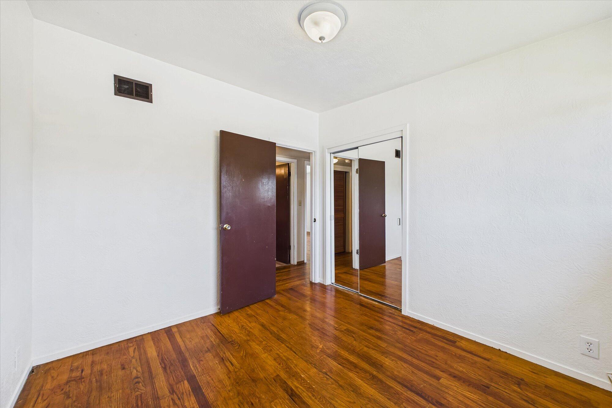 856 Herrick Avenue
