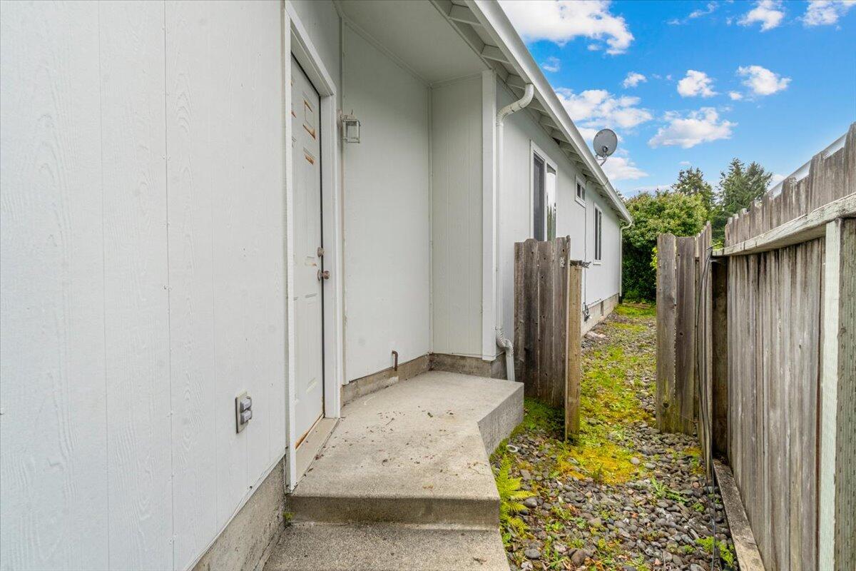 2190 Foxwood Drive
