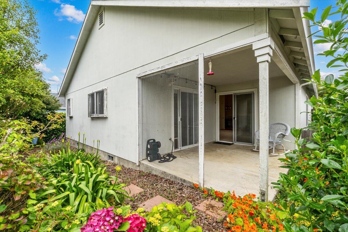 2190 Foxwood Drive