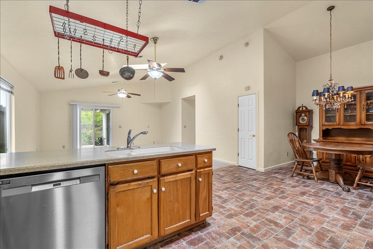 2190 Foxwood Drive